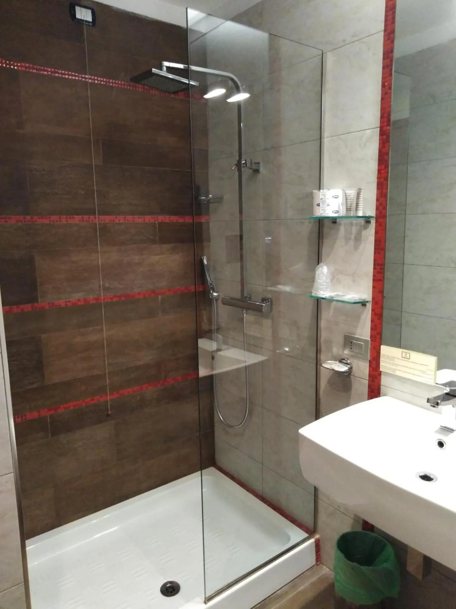 Shower in Hotel Lafayette