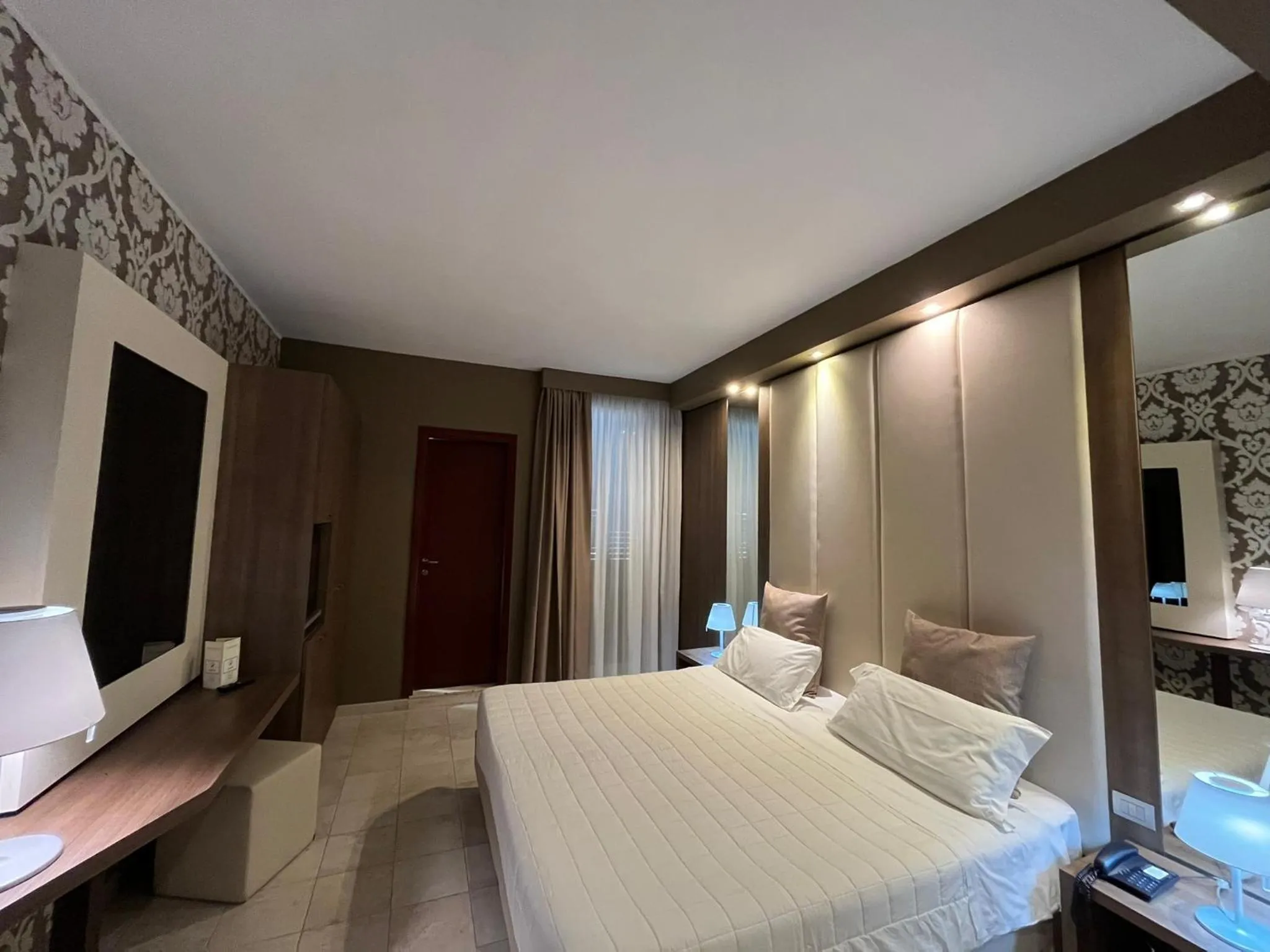 Bedroom, Bed in Hotel Lafayette