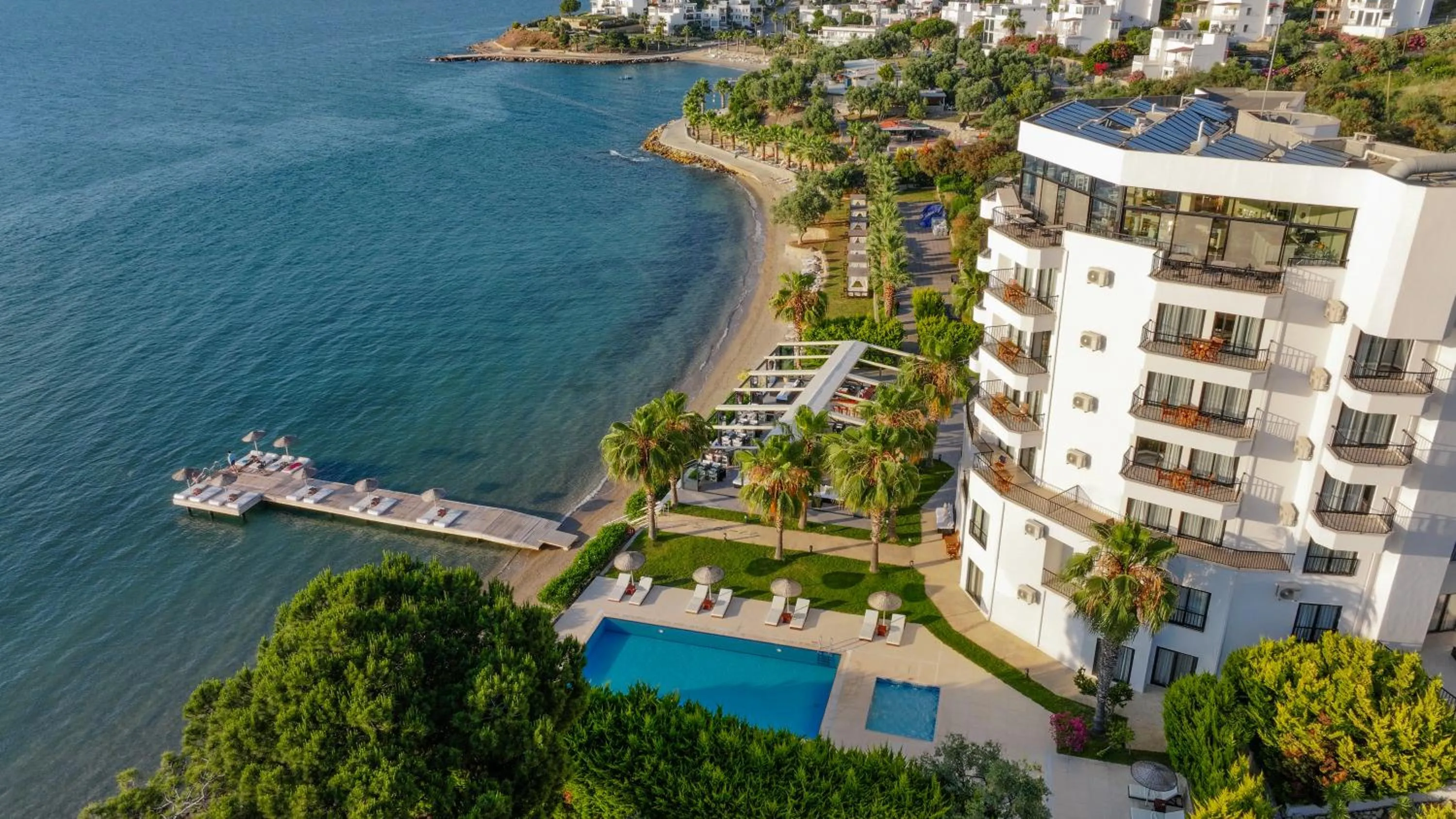 Property building in Med-Inn Hotel