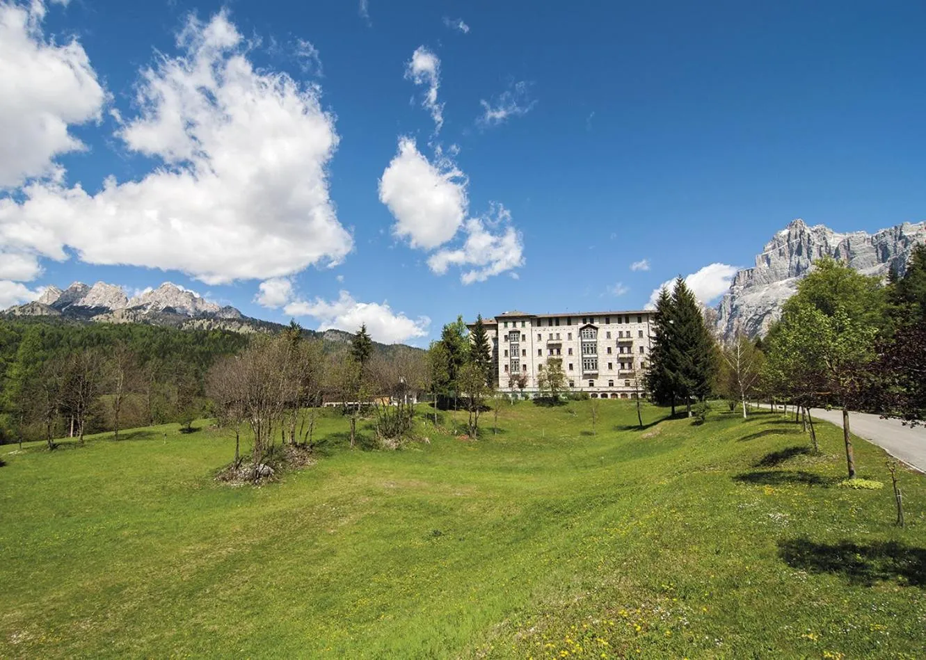 Property building in TH Borca di Cadore - Park Hotel Des Dolomites