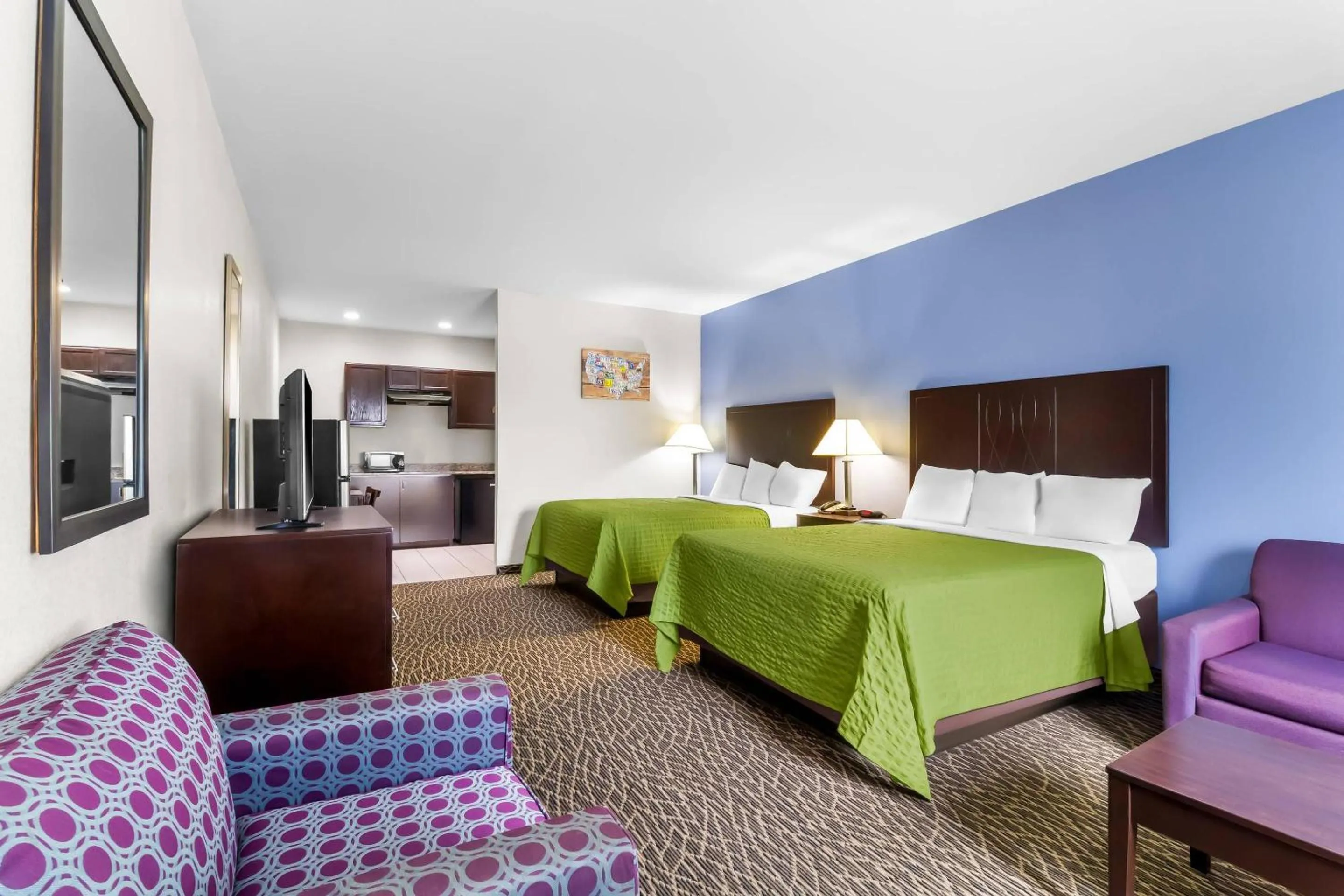 Bedroom, Bed in Econo Lodge