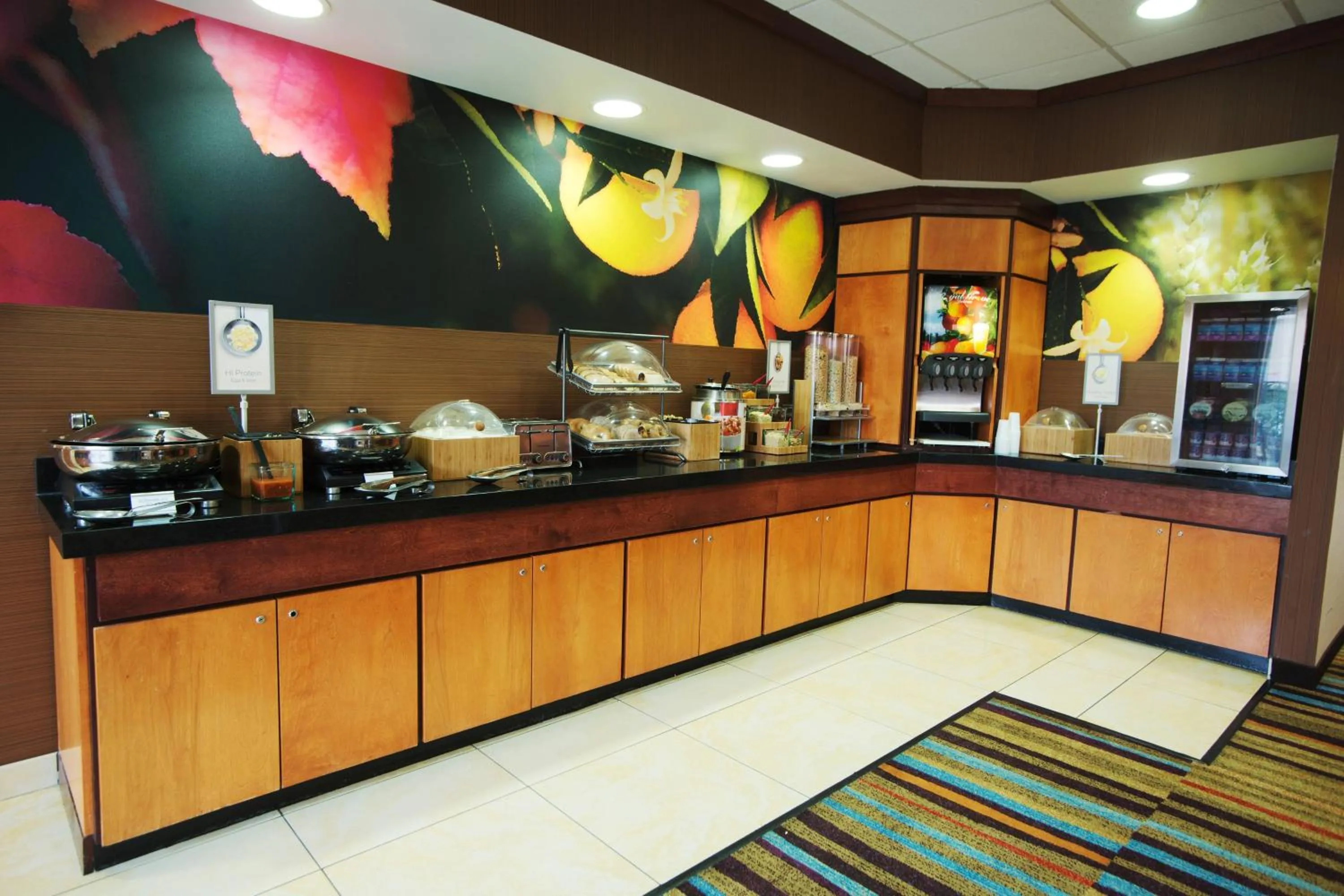 Breakfast in Fairfield Inn and Suites by Marriott Bartlesville