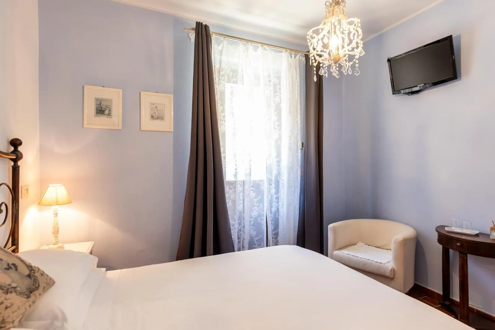 Photo of the whole room, Bed in La Loggia Historic Resort