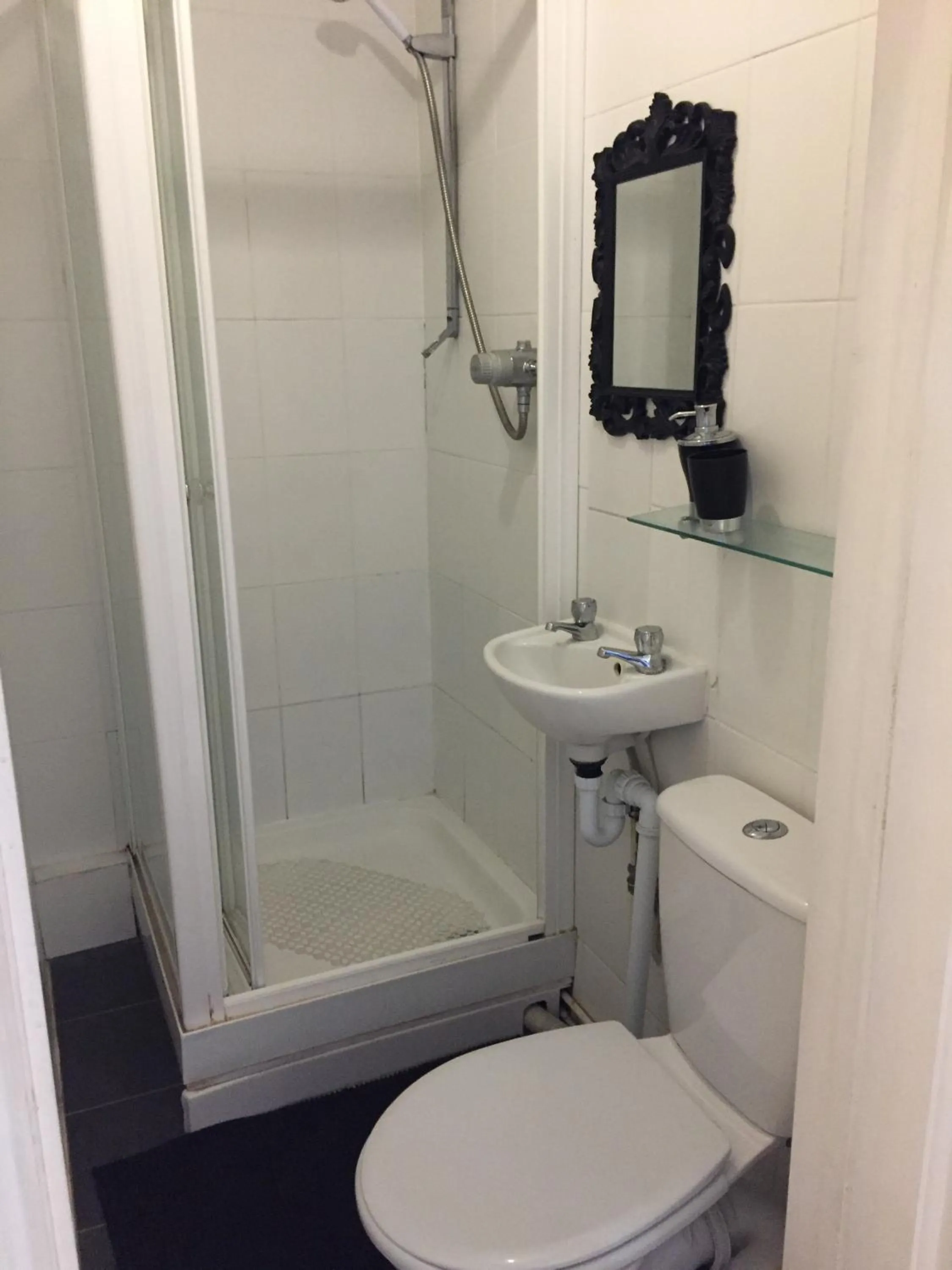 Shower in The Mayfair Hotel