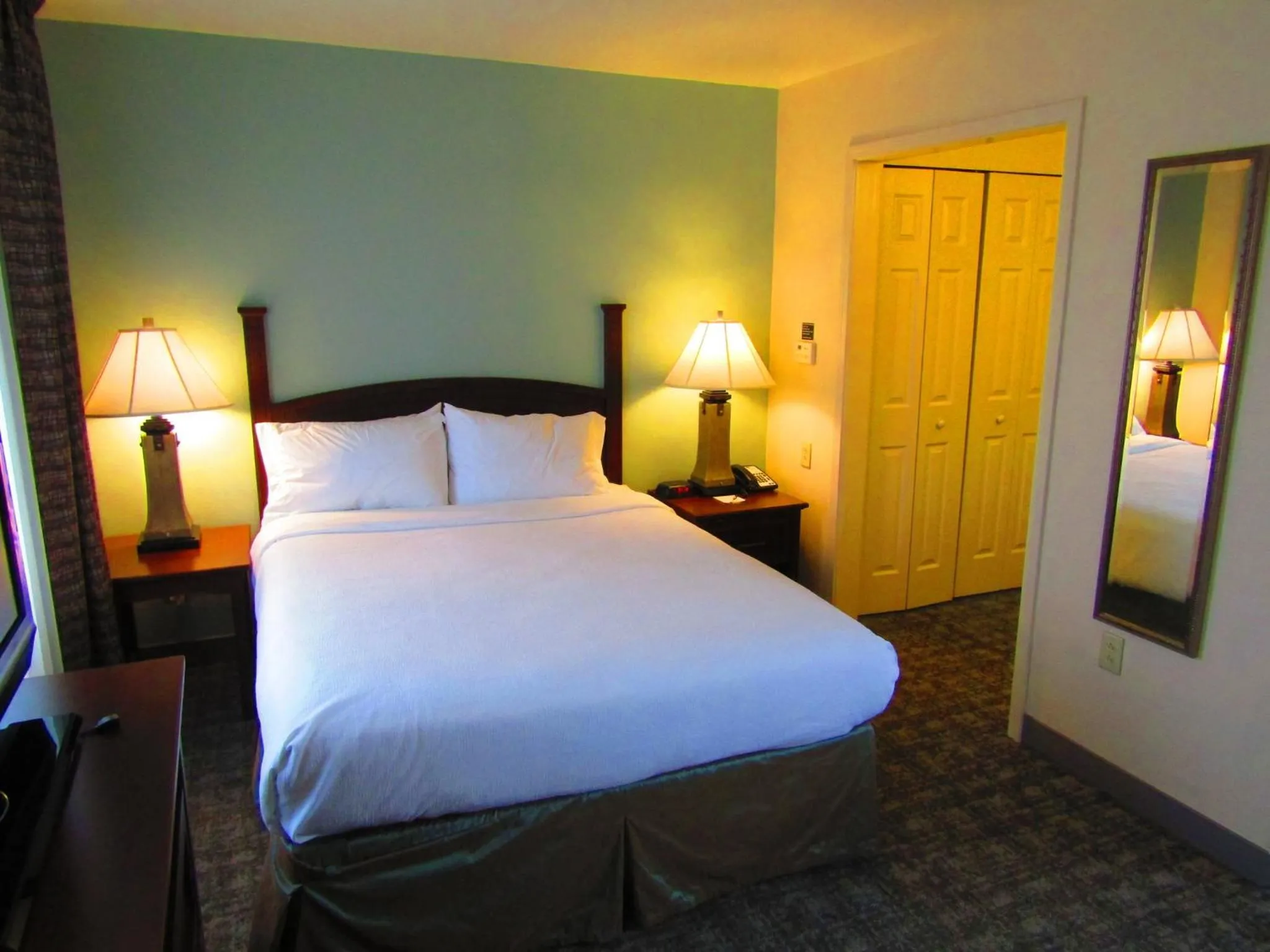 Photo of the whole room, Bed in Staybridge Suites Rochester University by IHG