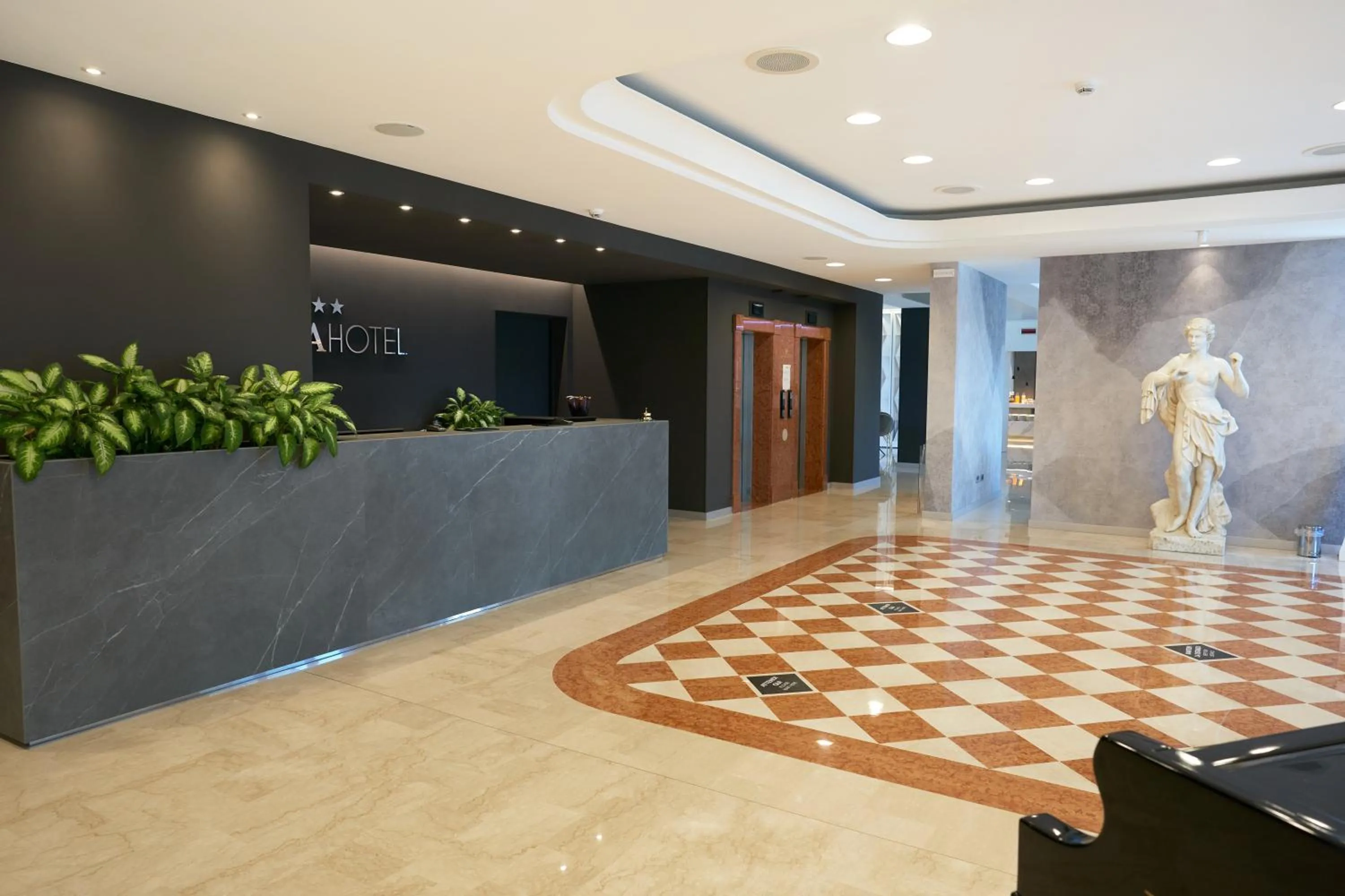 Lobby or reception in Hotel Omnia