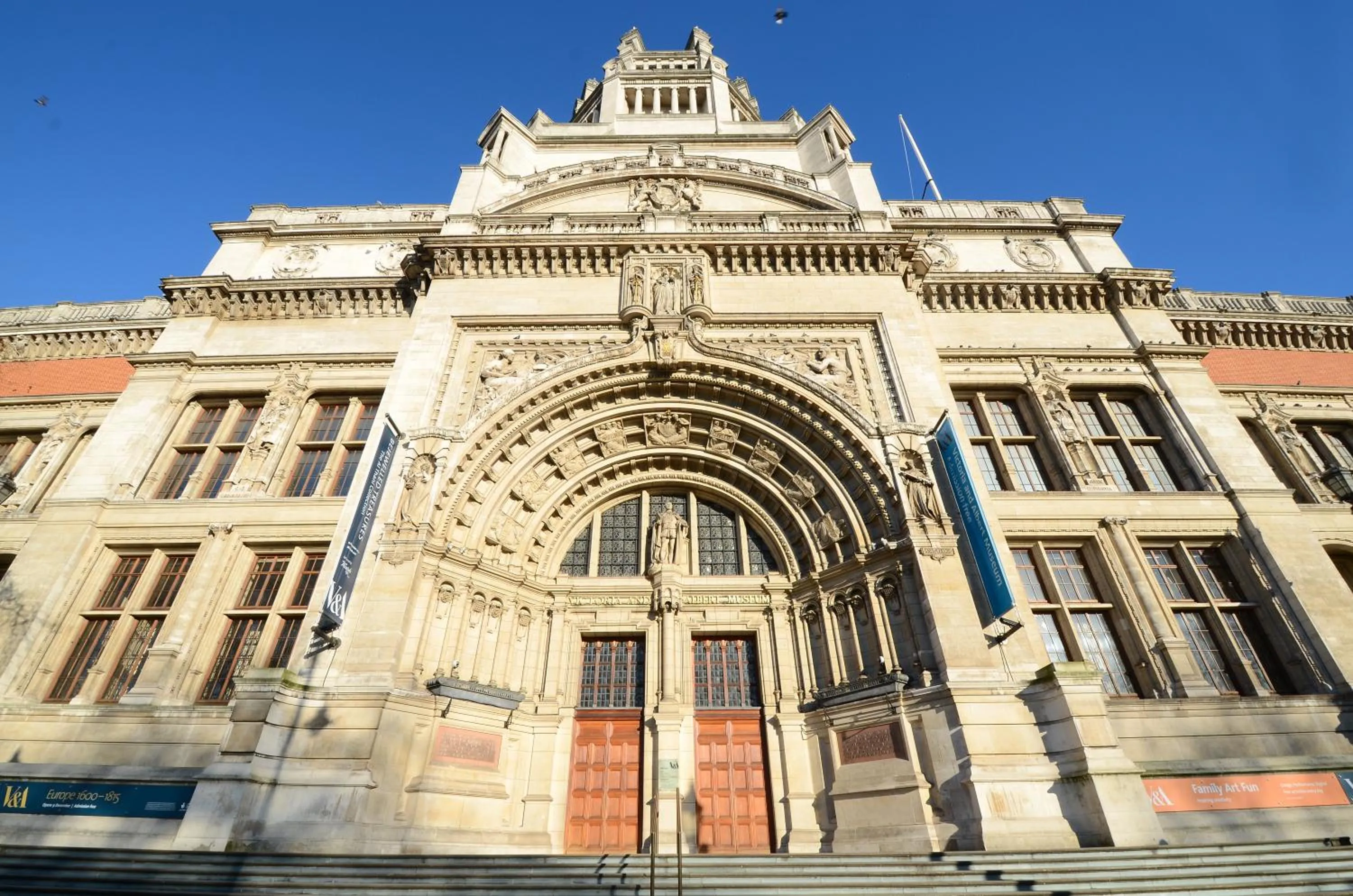 Nearby landmark in Astor Hyde Park Hostel