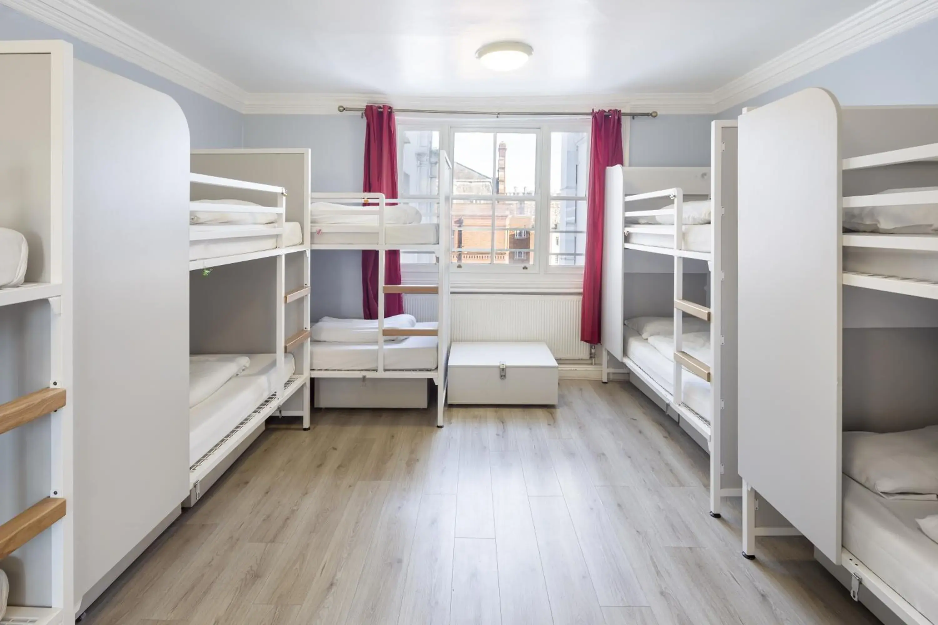 Bed in 10-Bed Mixed Dormitory Ensuite in Astor Hyde Park Hostel Bed in 10-Bed Mixed Dormitory Ensuite in Astor Hyde Park Hostel