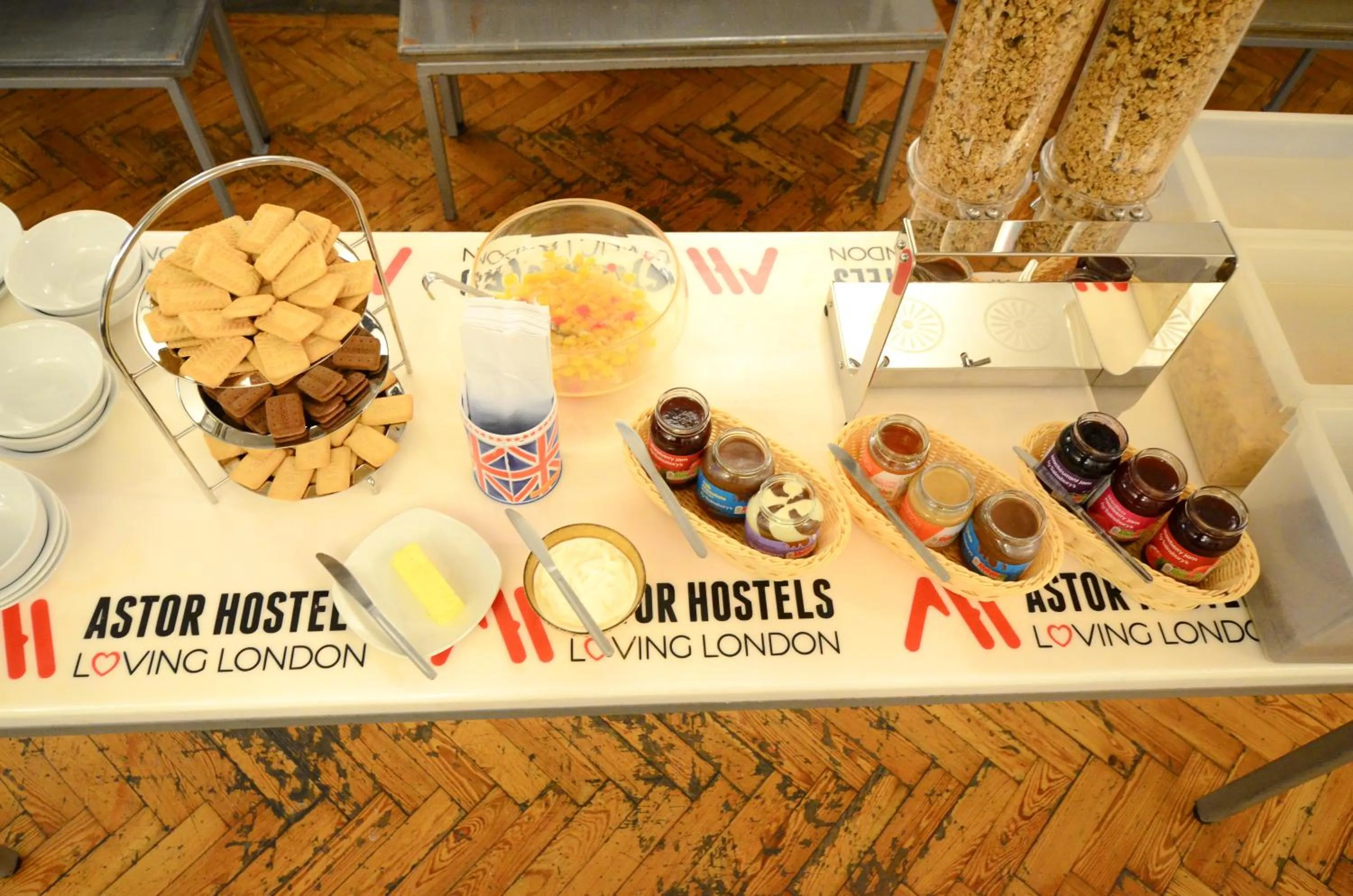 Continental breakfast in Astor Hyde Park Hostel