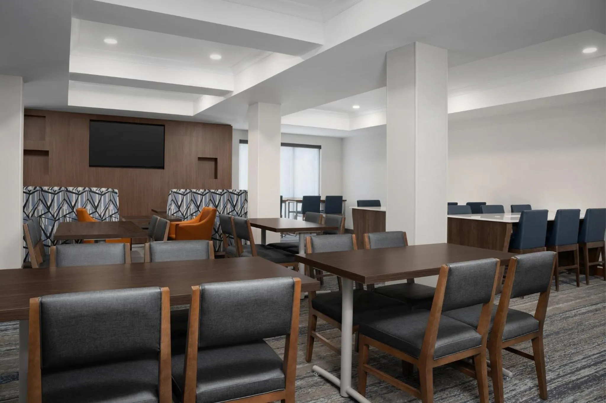 Property building in Holiday Inn Express & Suites Alexandria - Fort Belvoir by IHG