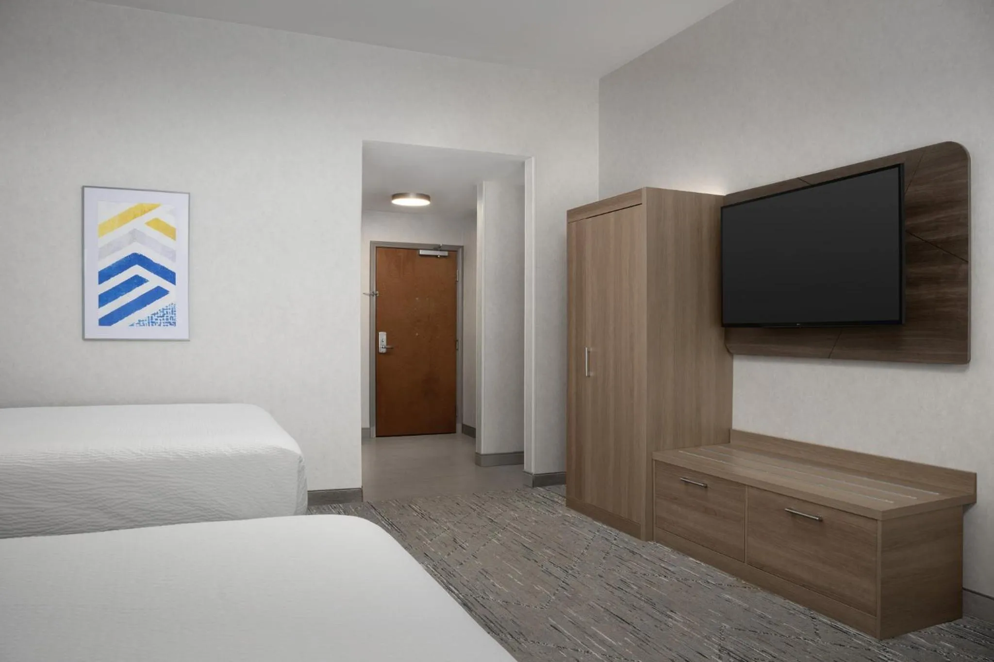 Photo of the whole room, Bed in Holiday Inn Express & Suites Alexandria - Fort Belvoir by IHG