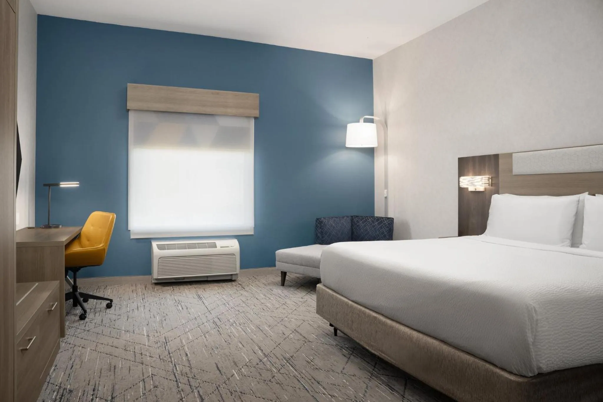 Photo of the whole room, Bed in Holiday Inn Express & Suites Alexandria - Fort Belvoir by IHG