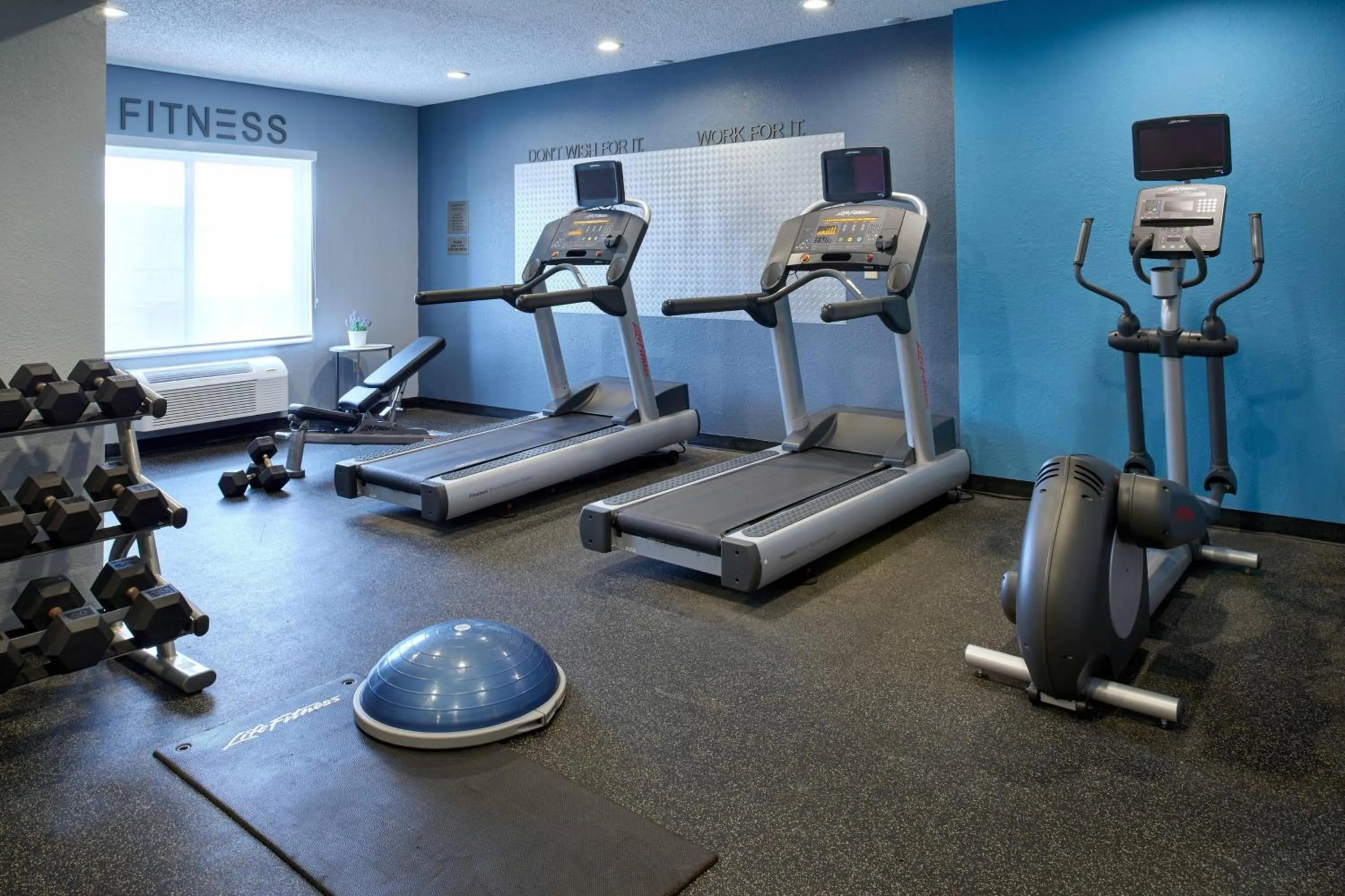 Fitness centre/facilities in Fairfield Inn by Marriott Kalamazoo West