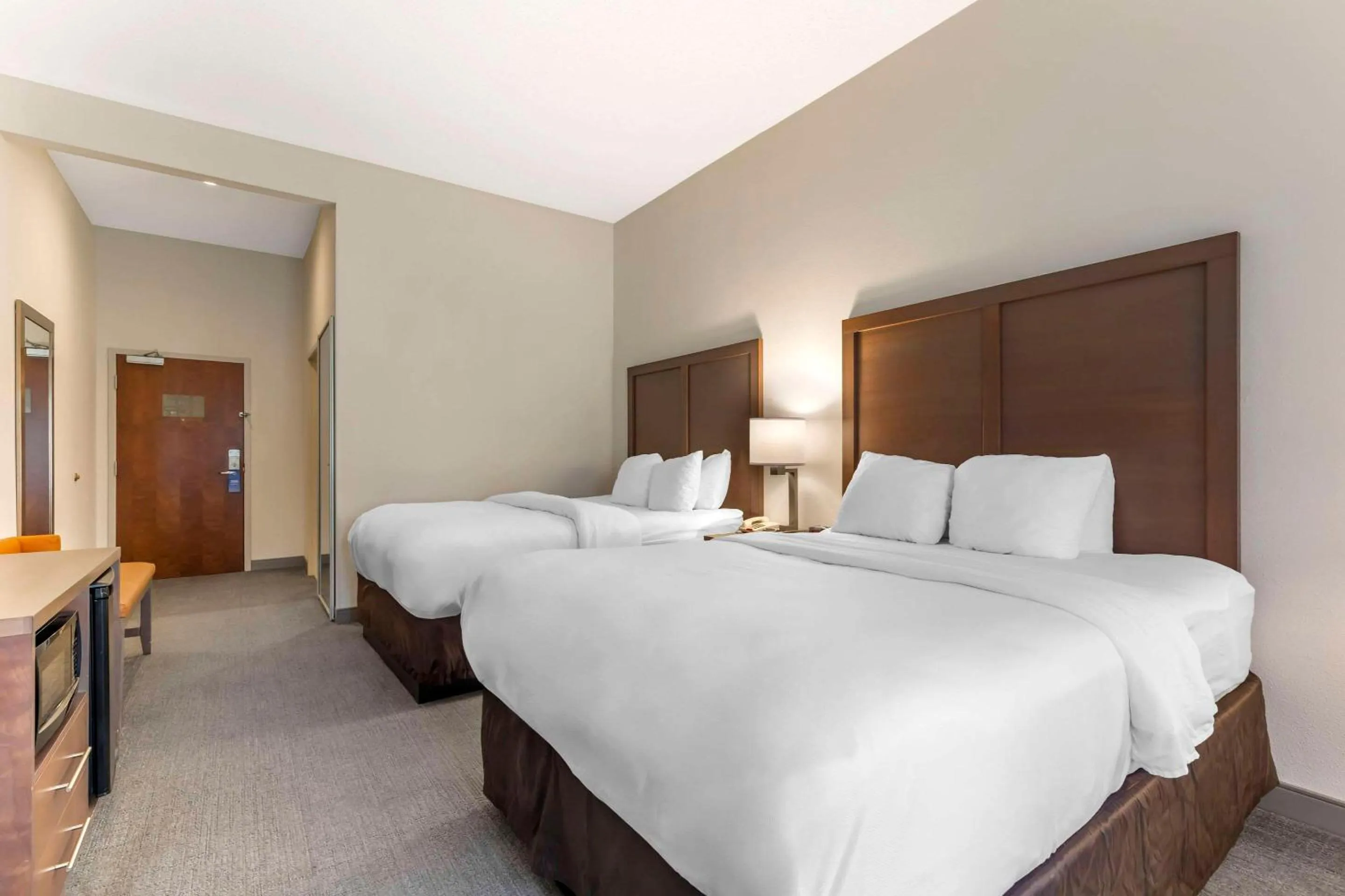 Bedroom, Bed in Comfort Inn & Suites Chestertown