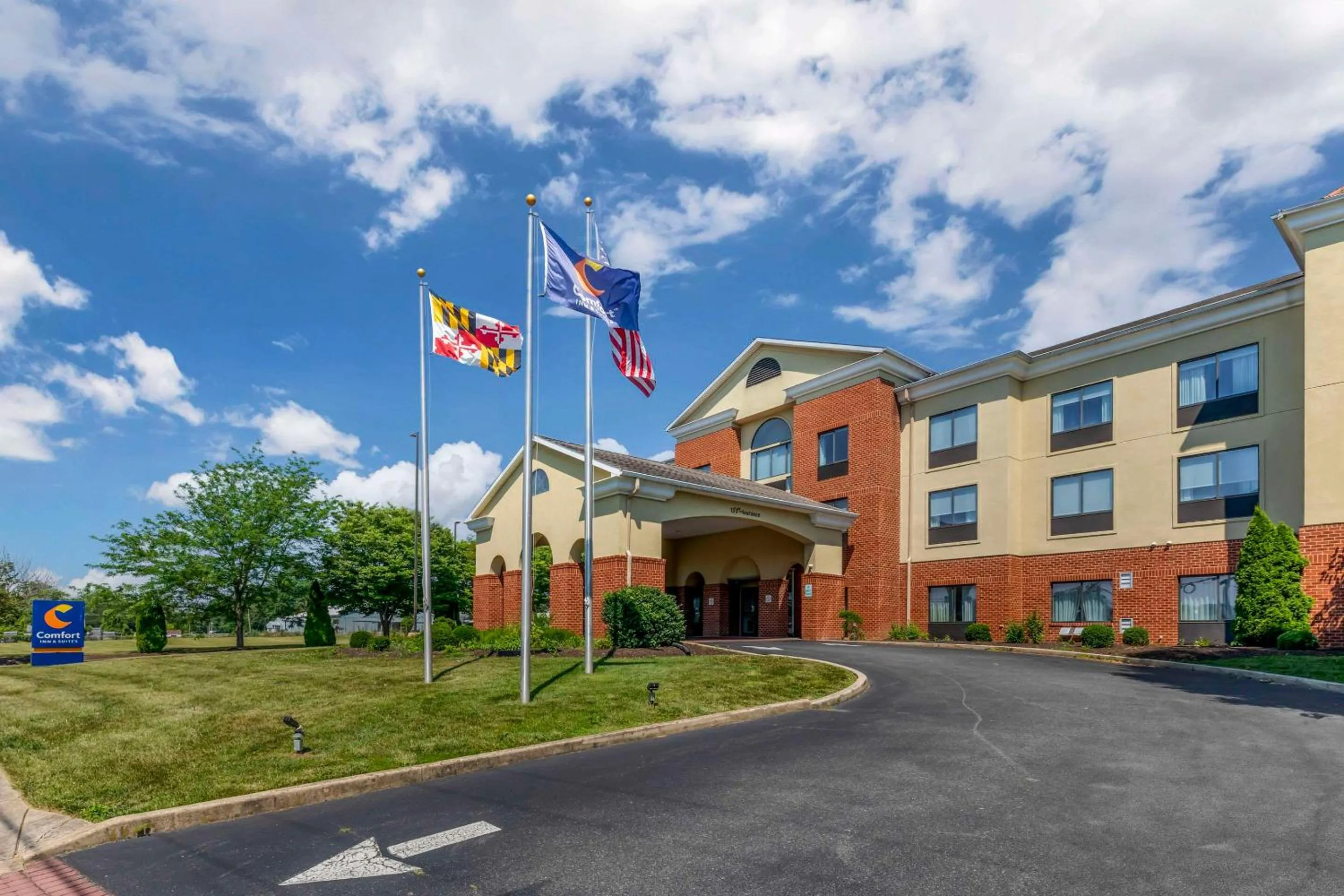 Property building in Comfort Inn & Suites Chestertown
