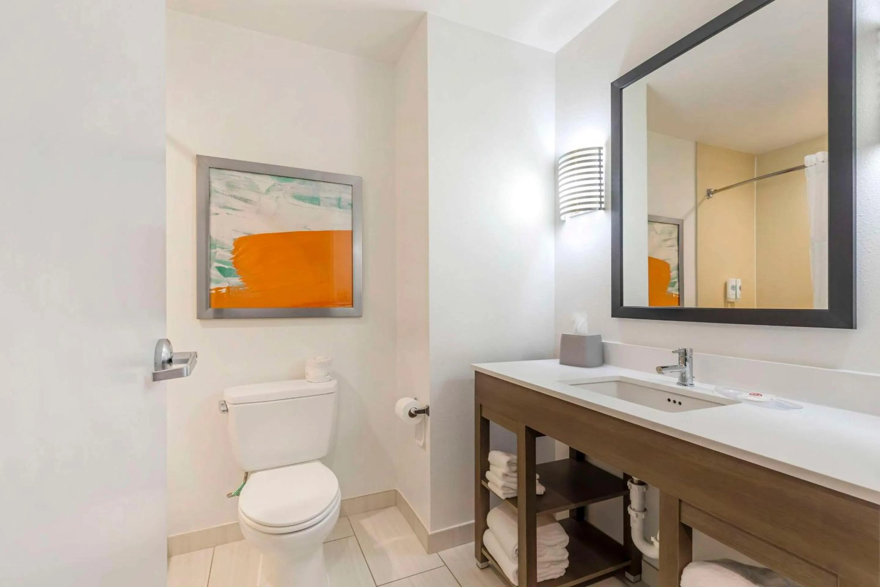 Bathroom in Comfort Inn & Suites Chestertown