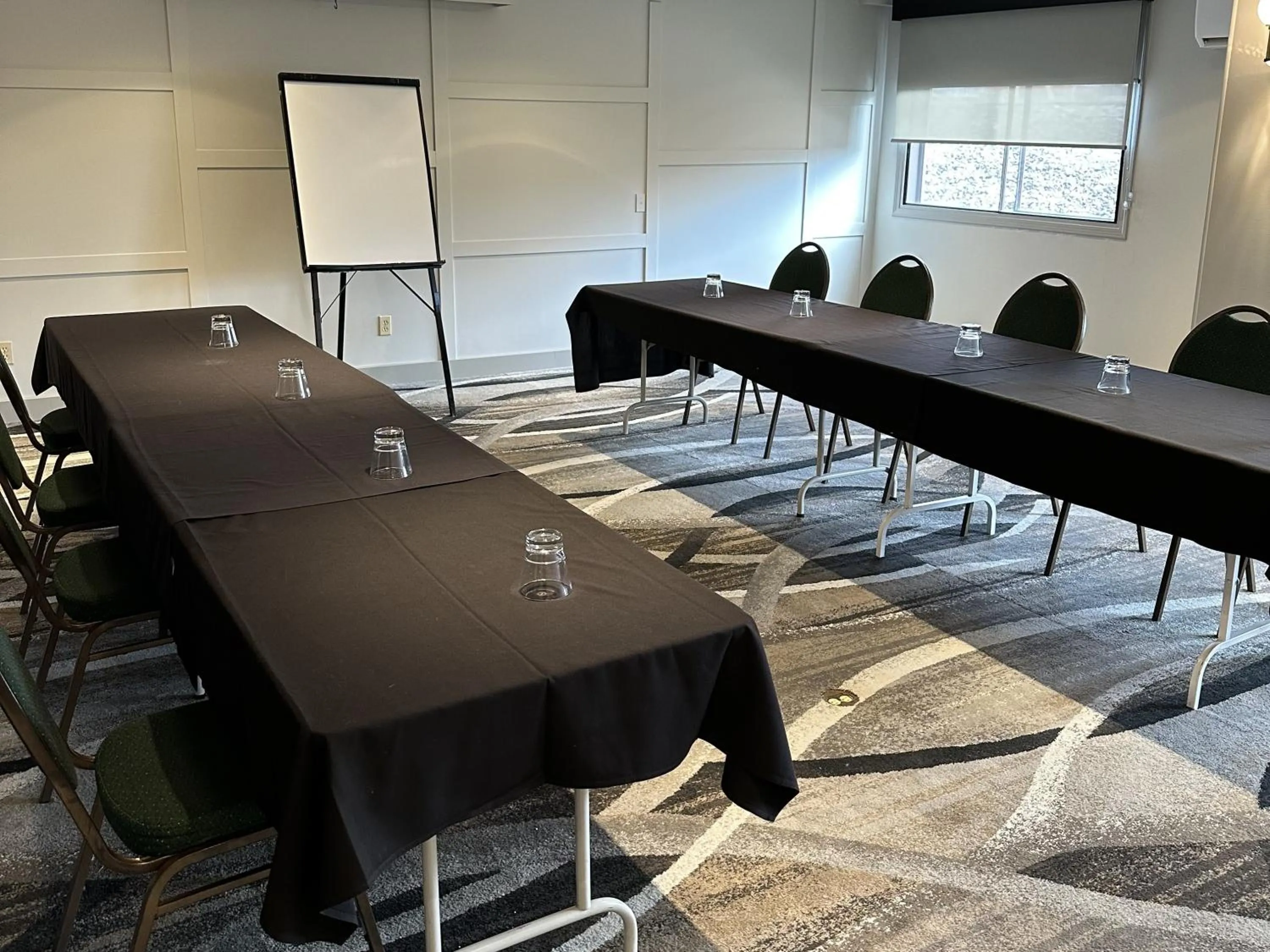 Meeting/conference room in Prestige Vernon Lodge
