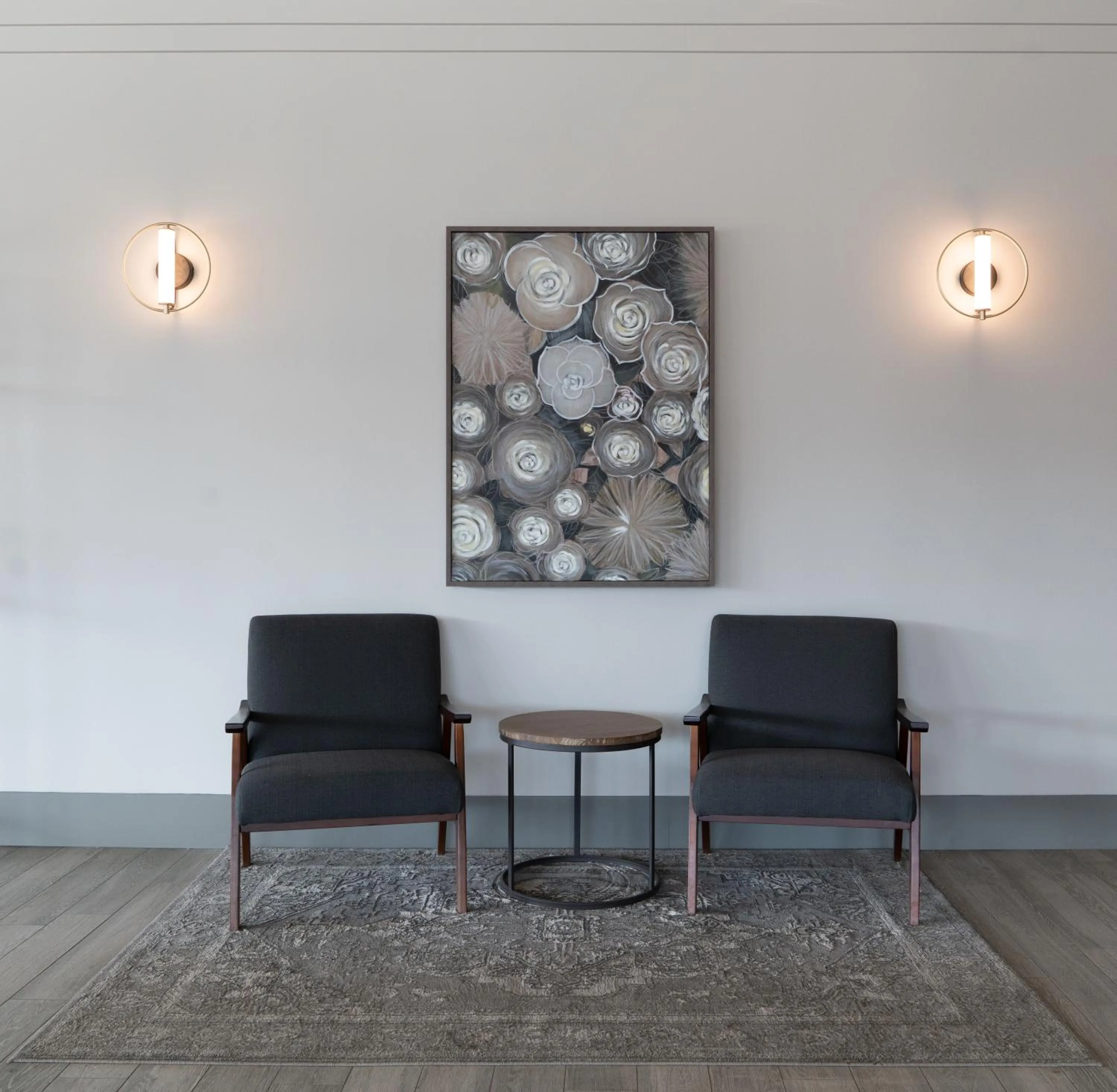 Seating area in Prestige Vernon Lodge