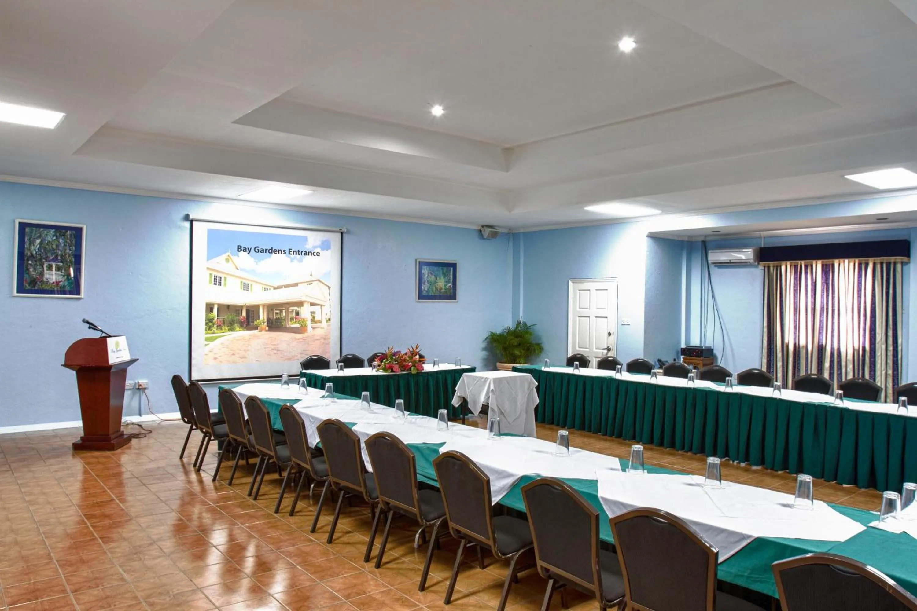 Banquet/Function facilities in Bay Gardens Inn