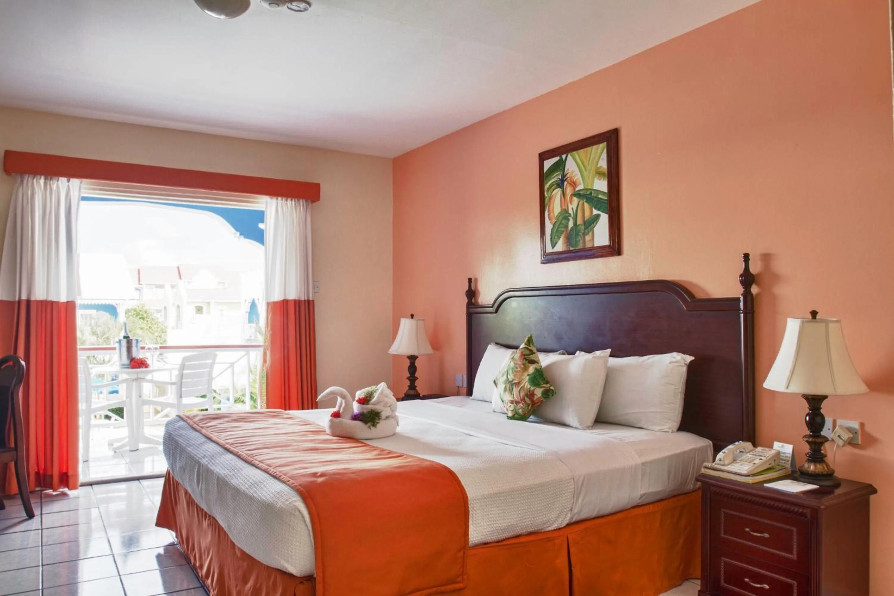 Bed in Bay Gardens Inn