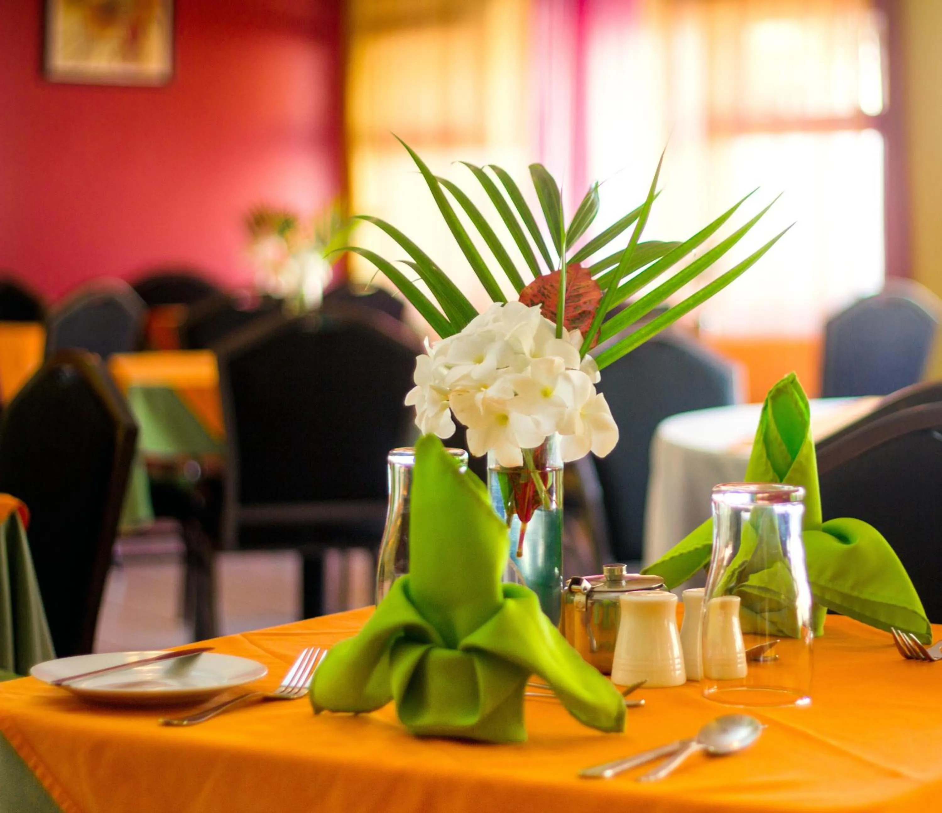 Restaurant/places to eat in Bay Gardens Inn