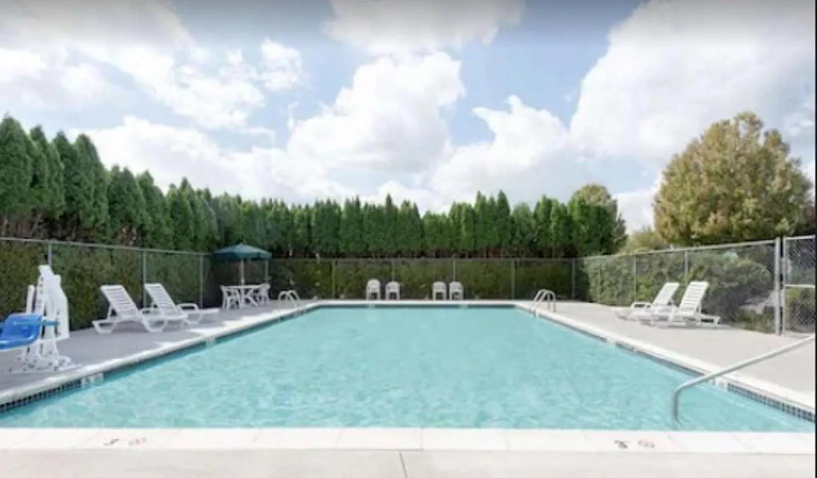 Swimming pool in Best Western Carlisle South