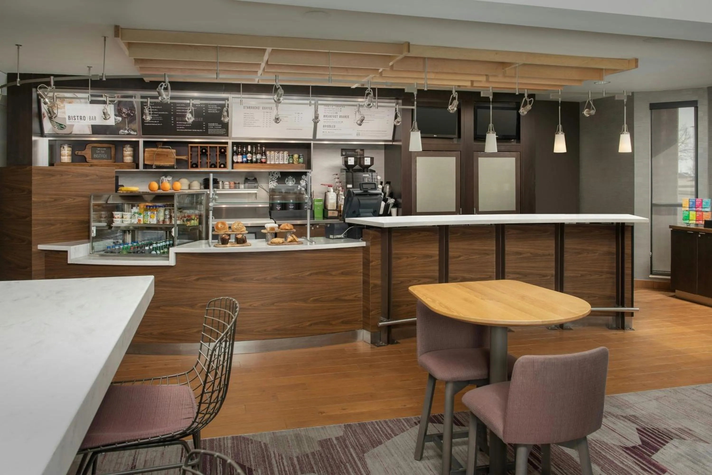 Lounge or bar in Courtyard by Marriott Dayton Beavercreek