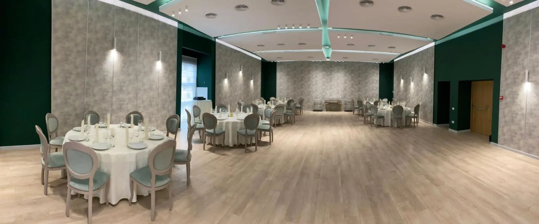 Restaurant/places to eat in Hotel Maria