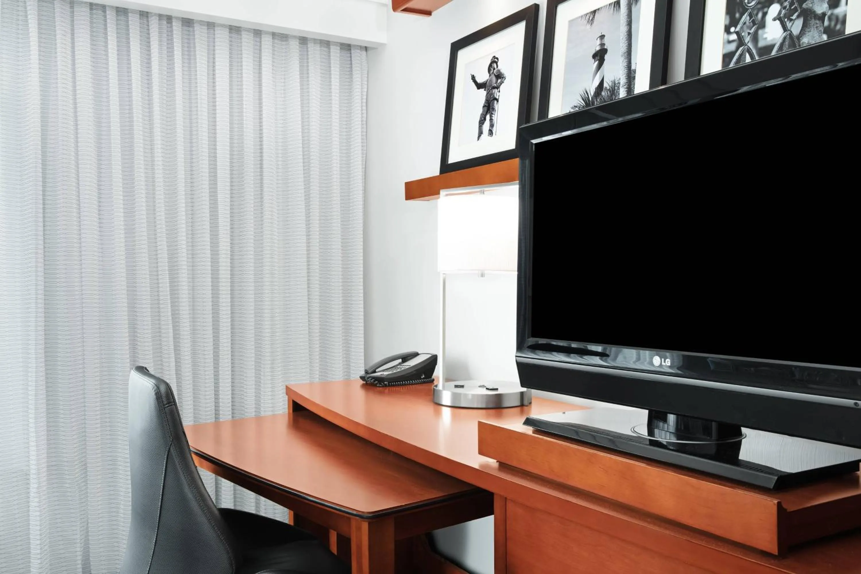 Photo of the whole room in Courtyard by Marriott St. Augustine I-95