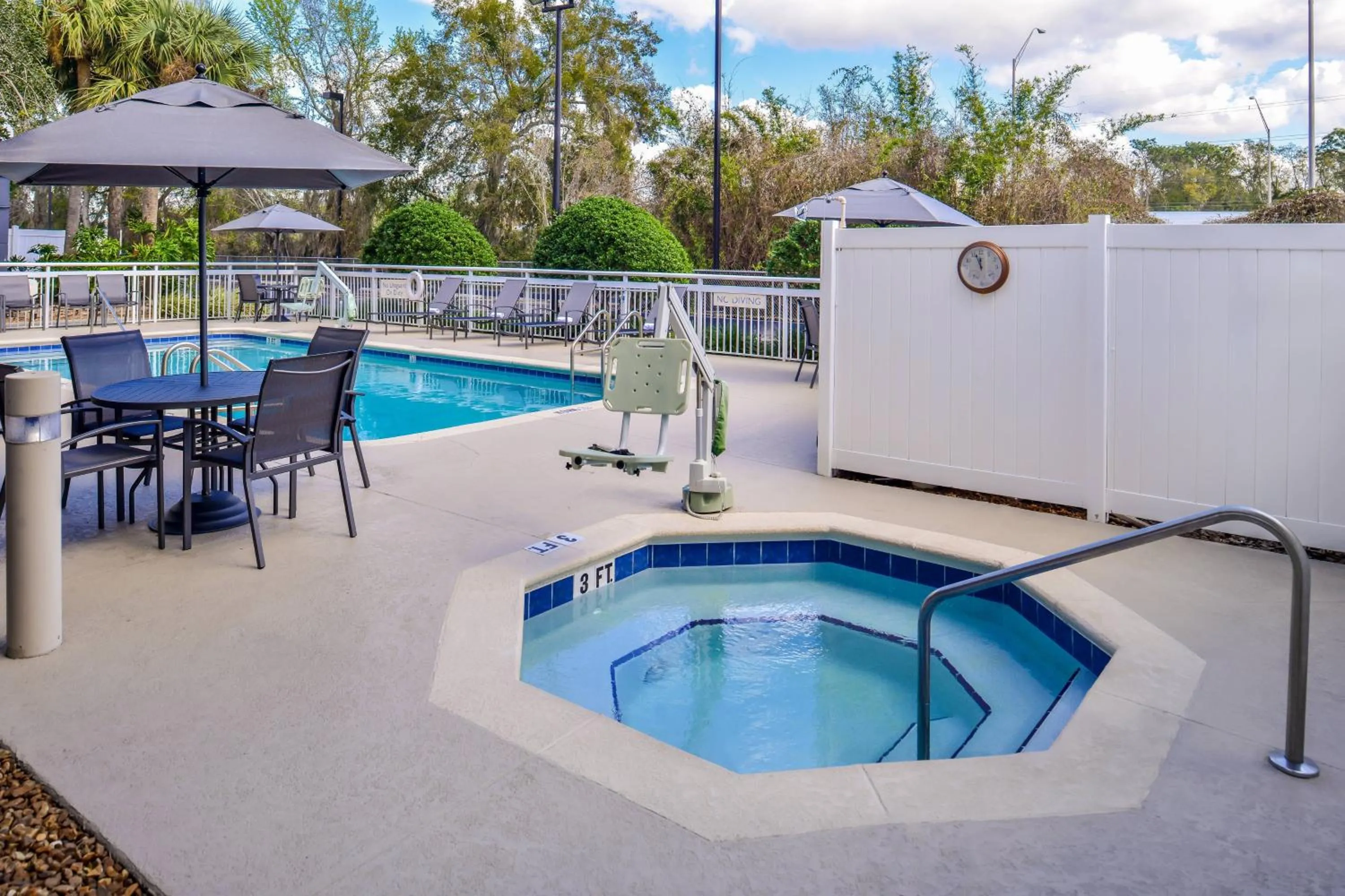 Swimming pool in Fairfield Inn & Suites by Marriott Ocala