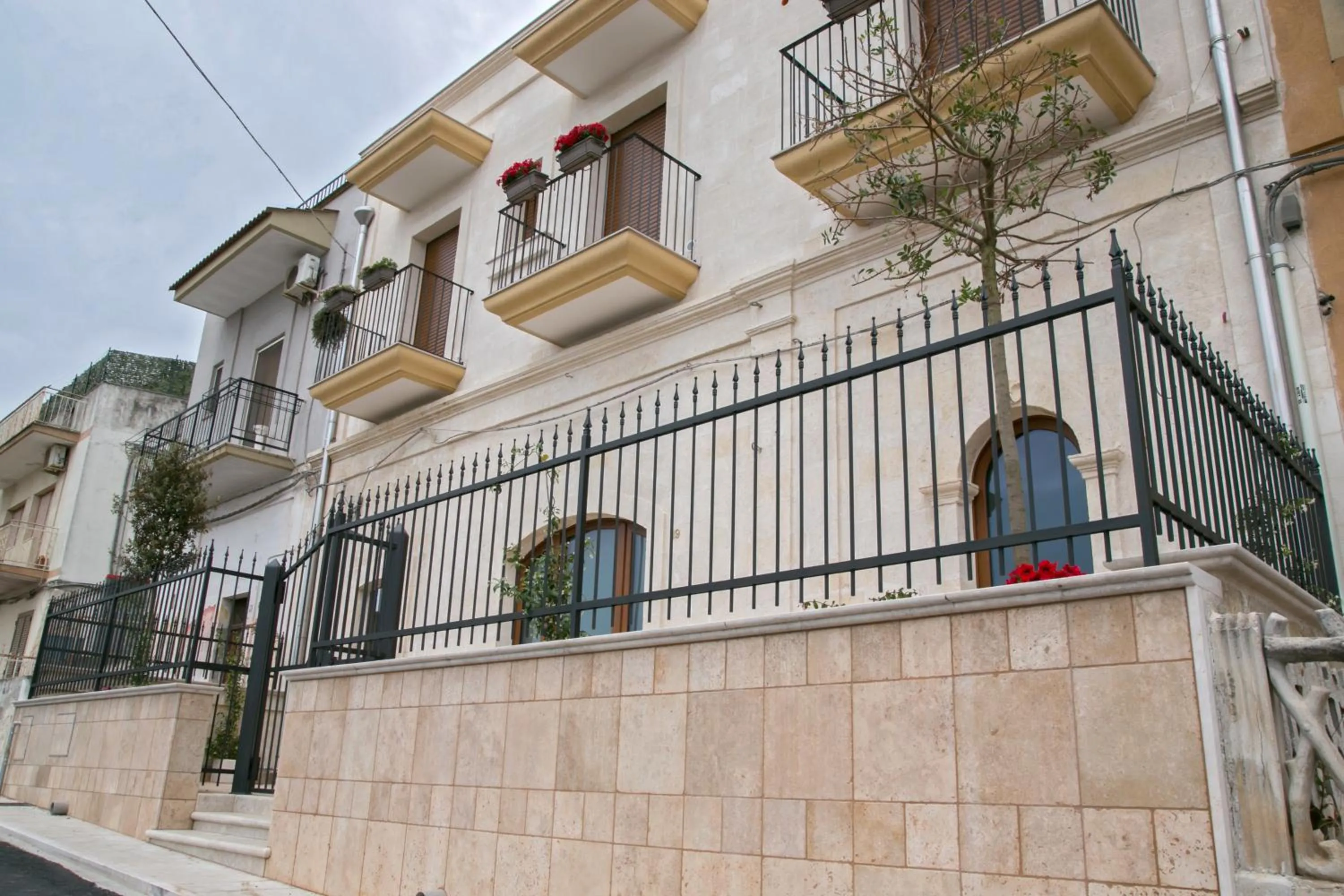 Facade/entrance in Monte Castello