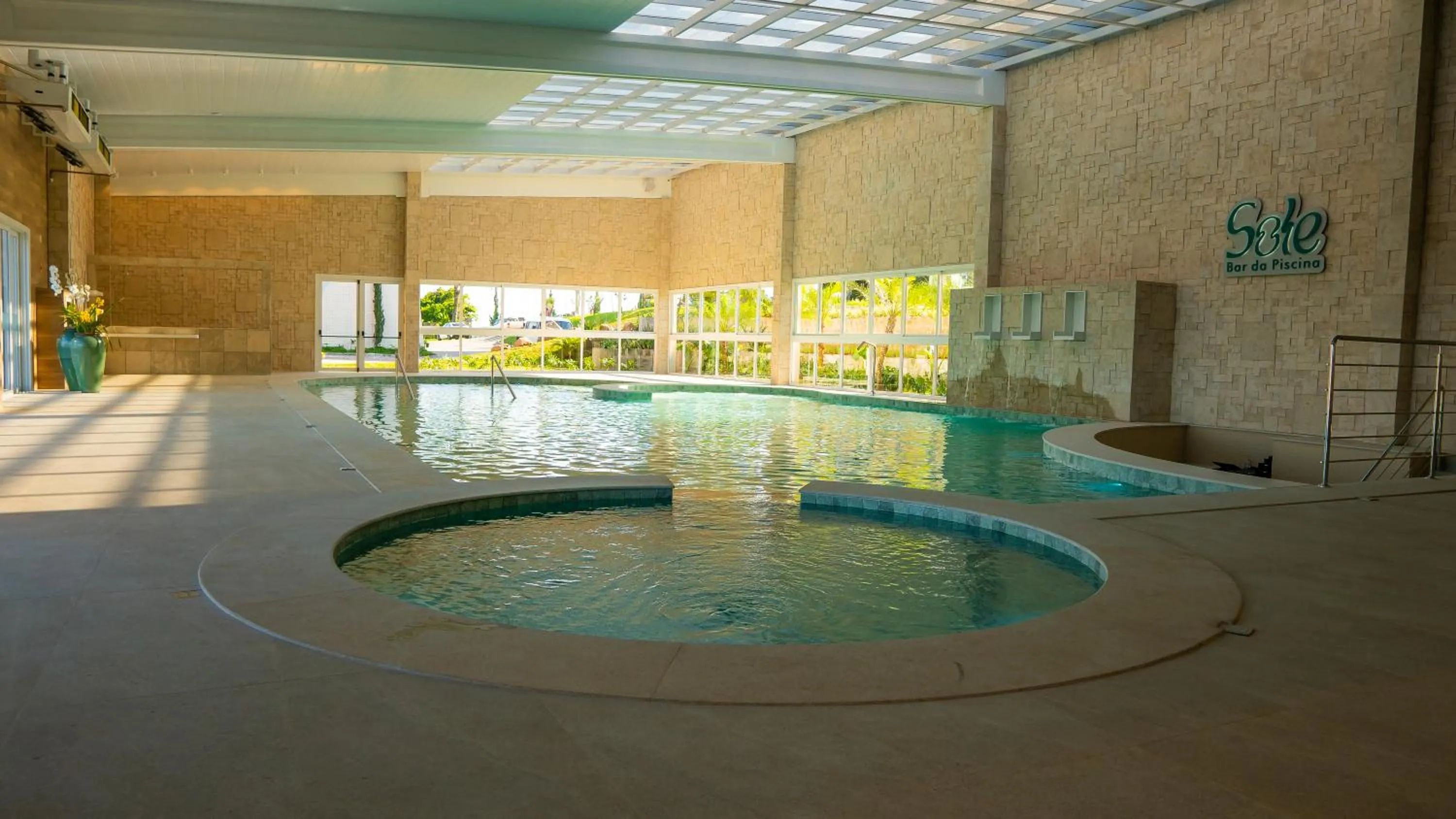 Swimming pool in Hotel Recanto Maestro