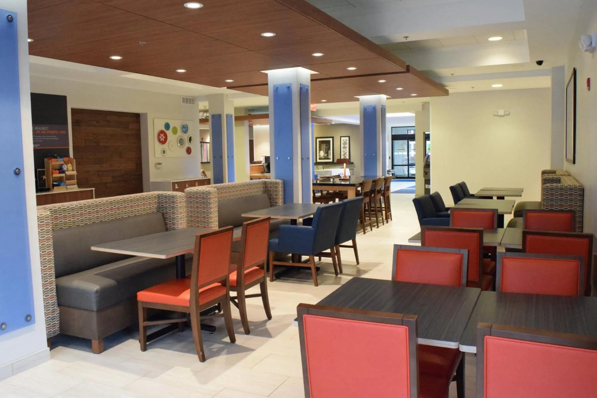 Breakfast in Holiday Inn Express Hotel & Suites Rochester Webster by IHG