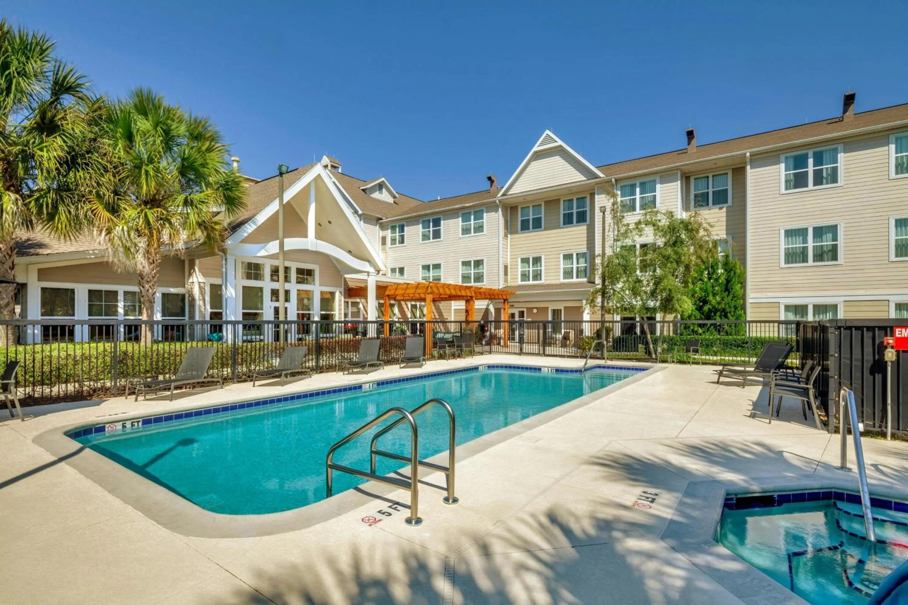 Swimming pool in Residence Inn by Marriott Ocala