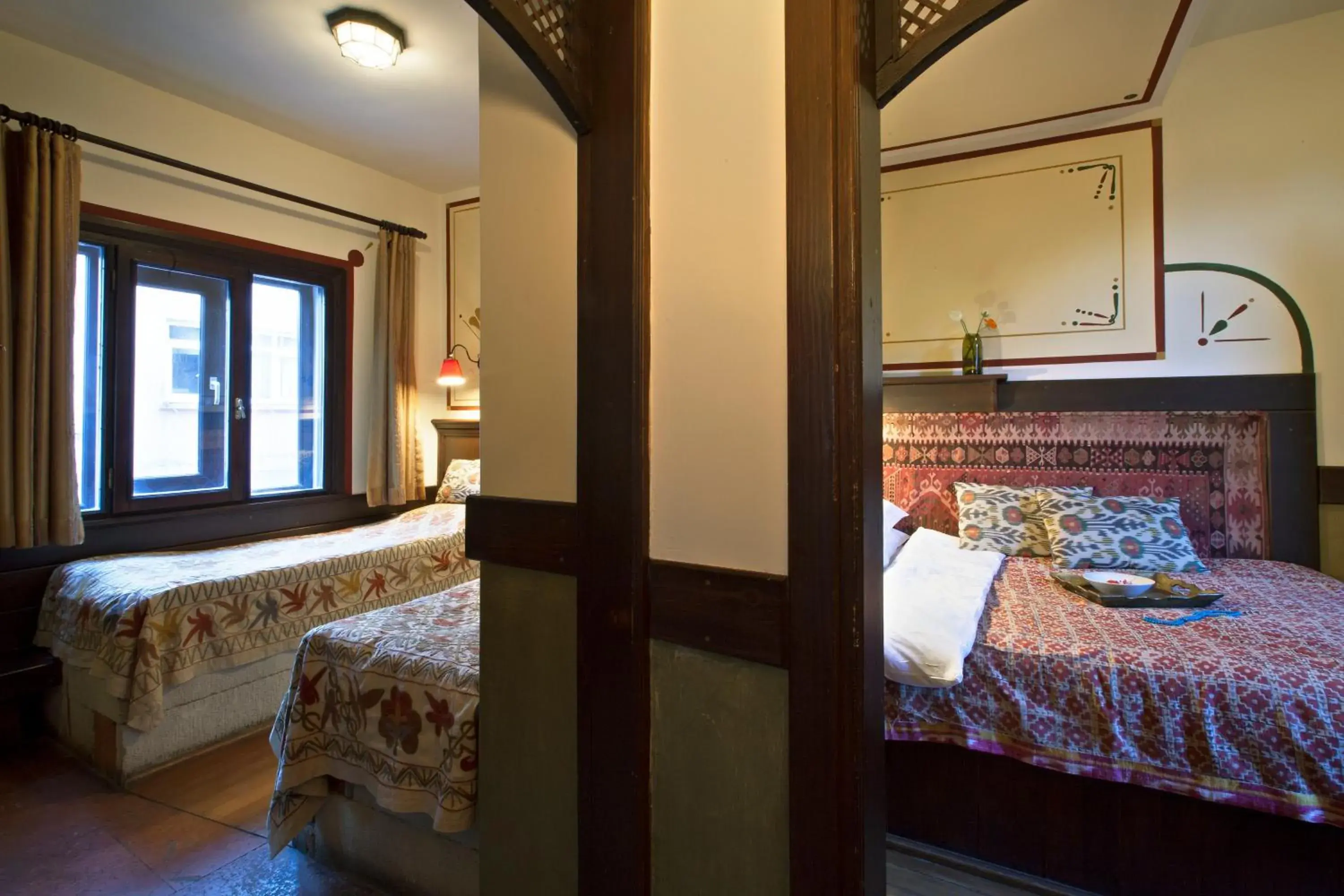 Standard Twin Room in Hotel Empress Zoe Standard Twin Room in Hotel Empress Zoe