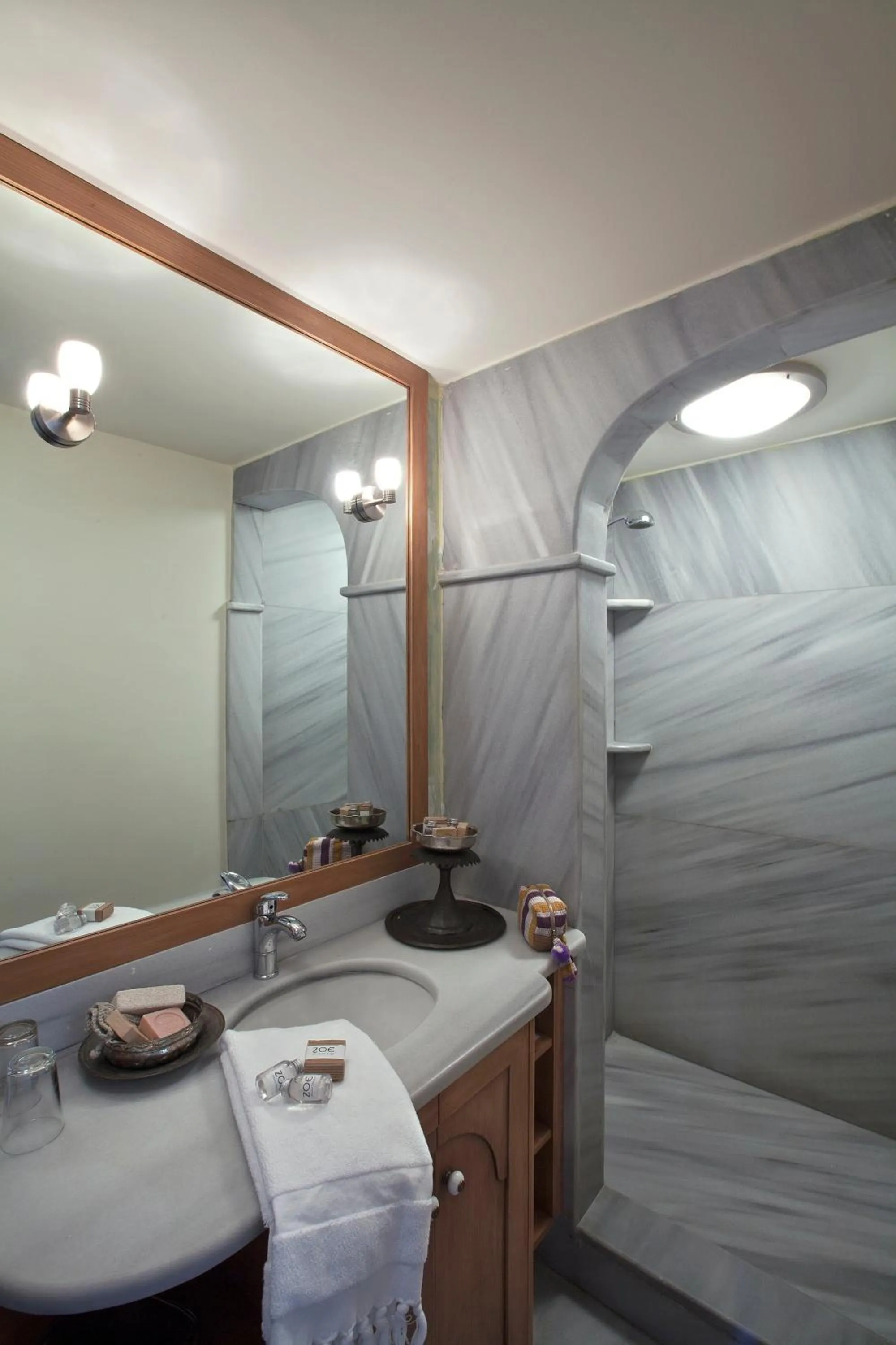 Bathroom in Hotel Empress Zoe