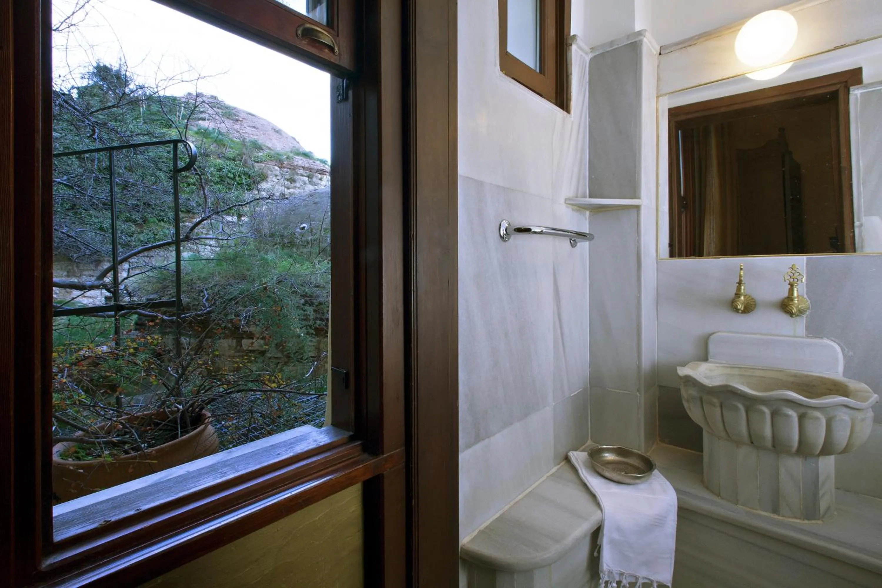 Bathroom in Hotel Empress Zoe