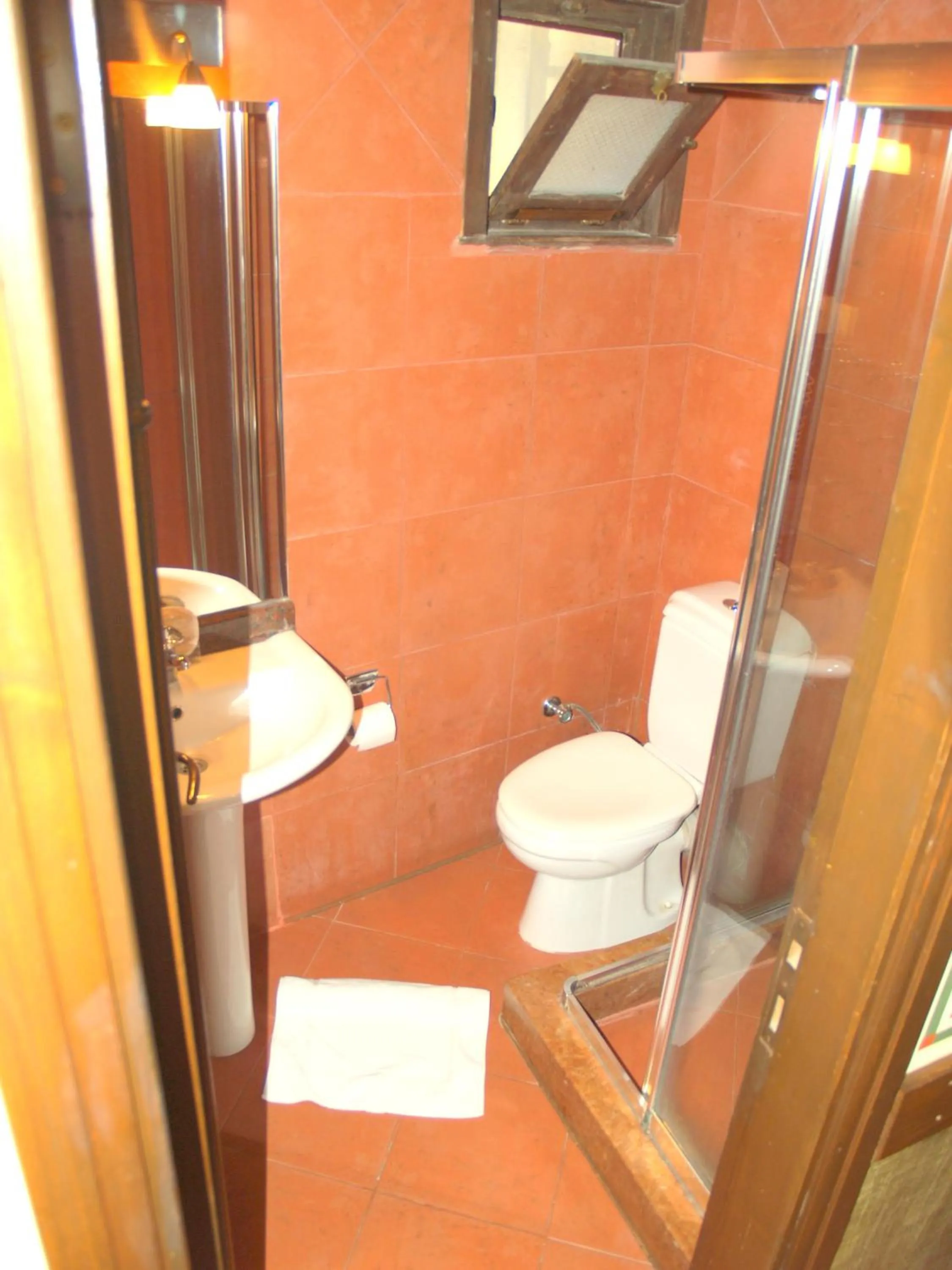 Bathroom in Hotel Empress Zoe