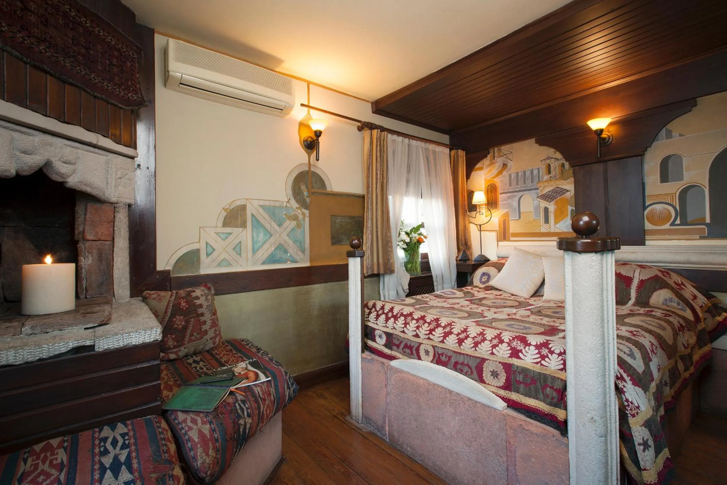 Photo of the whole room, Bed in Hotel Empress Zoe