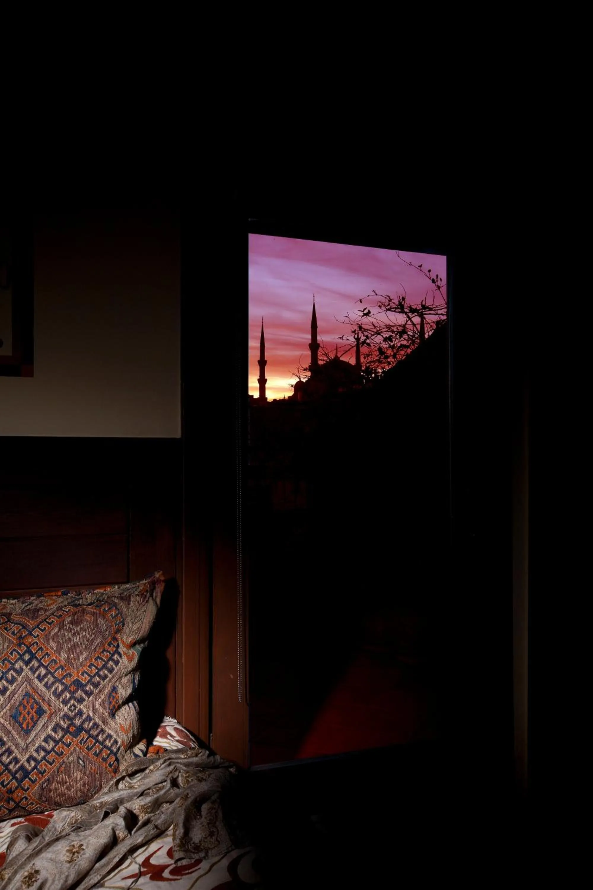 Landmark view, Bed in Hotel Empress Zoe