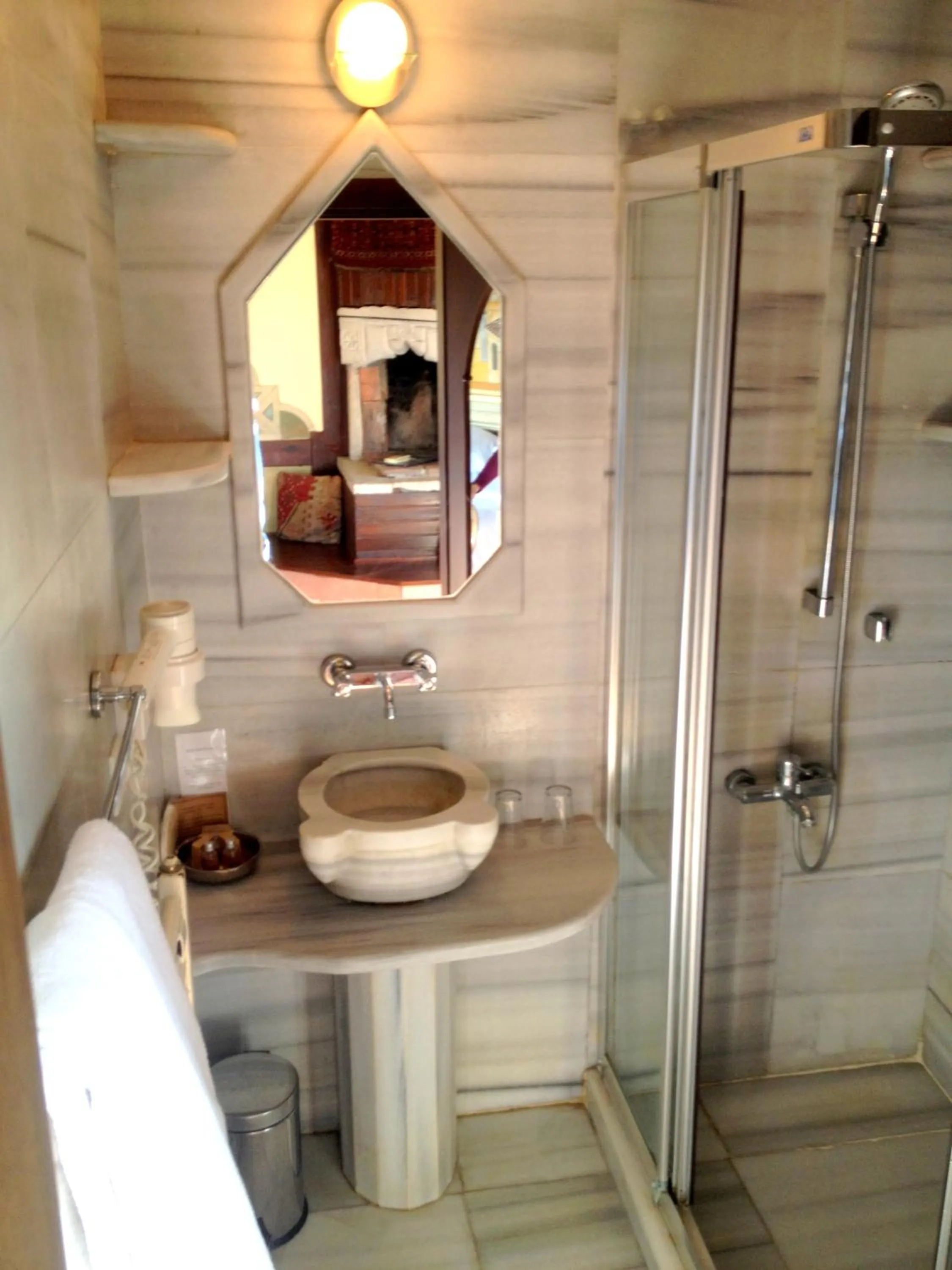 Bathroom in Hotel Empress Zoe