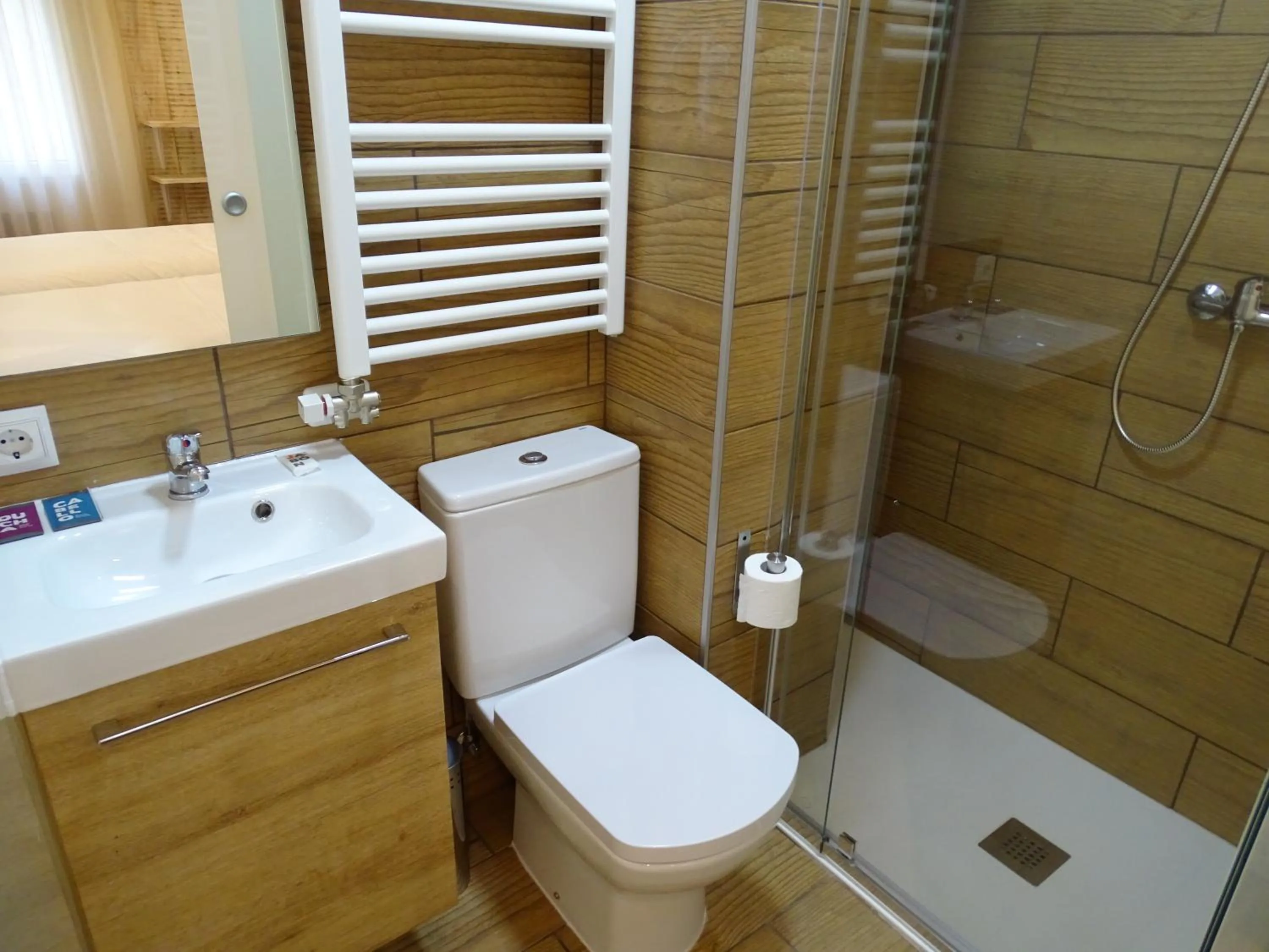 Photo of the whole room in Urban Burgos