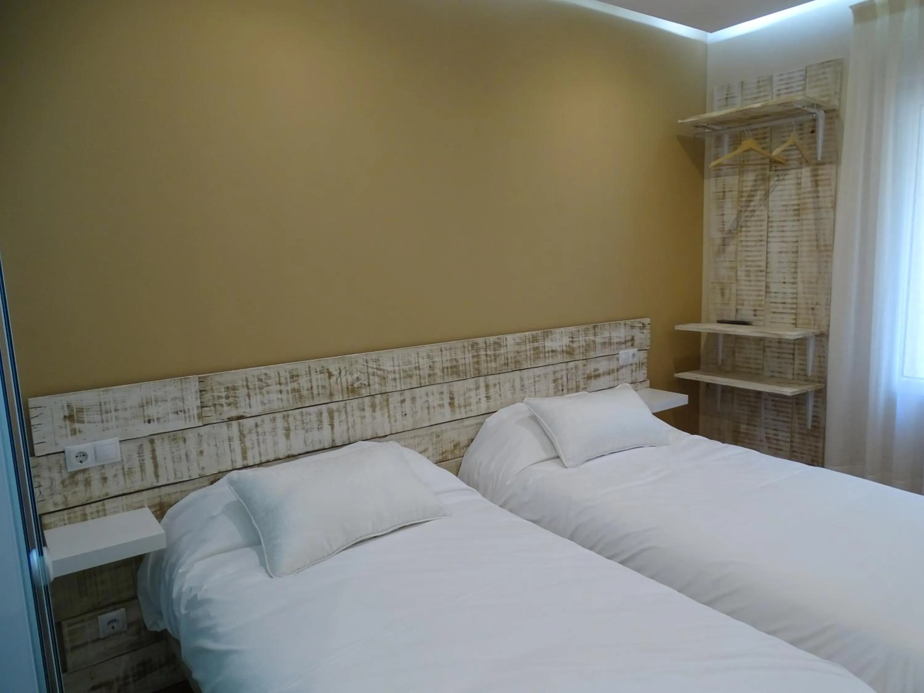 Photo of the whole room, Bed in Urban Burgos