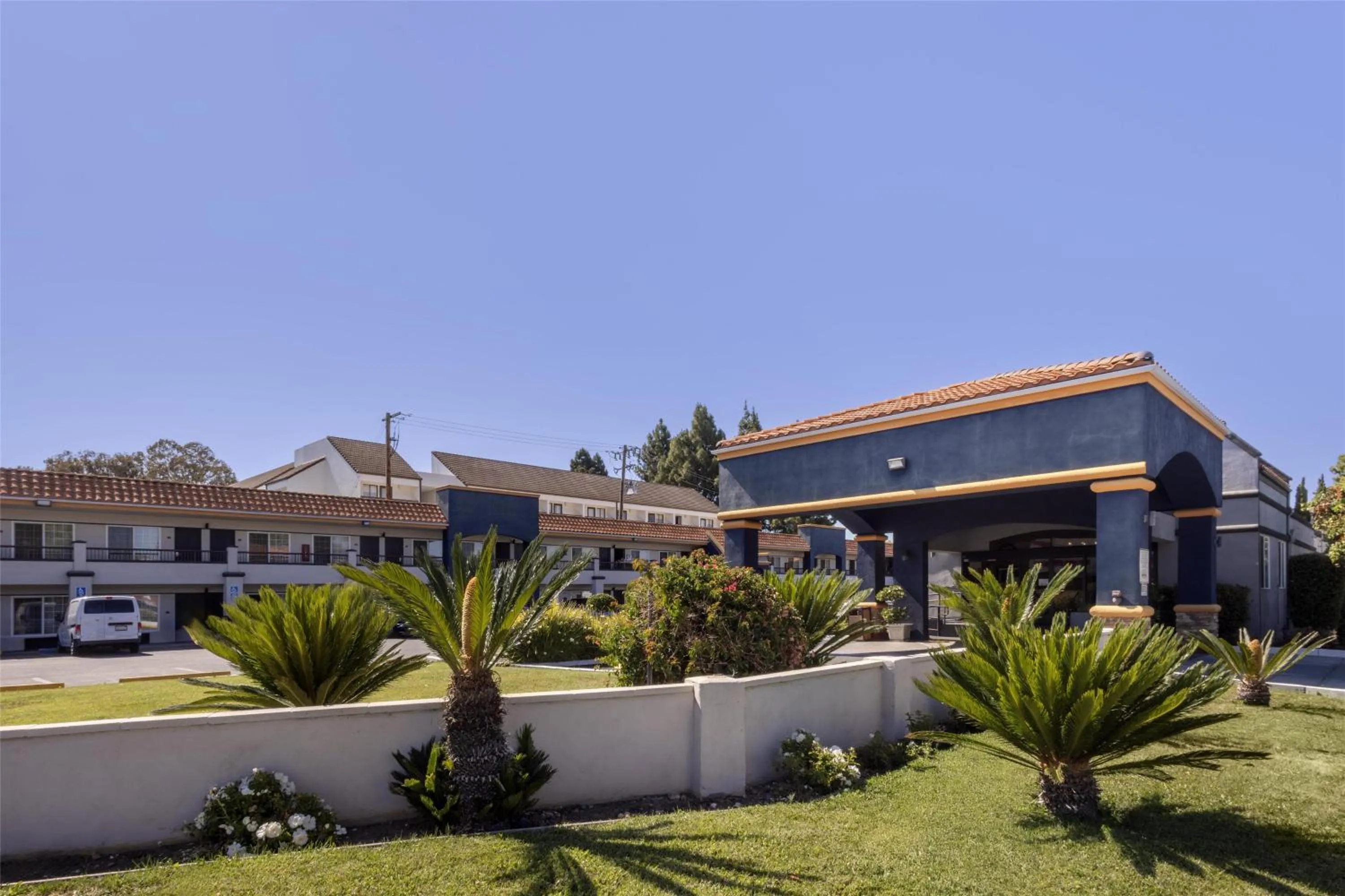 Property building in Best Western Inn Santa Clara