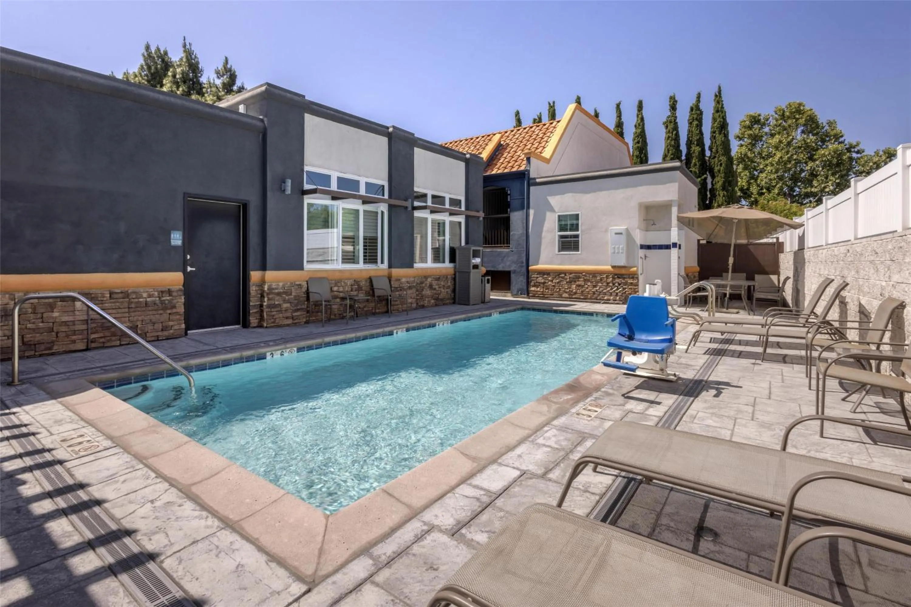 Pool view in Best Western Inn Santa Clara