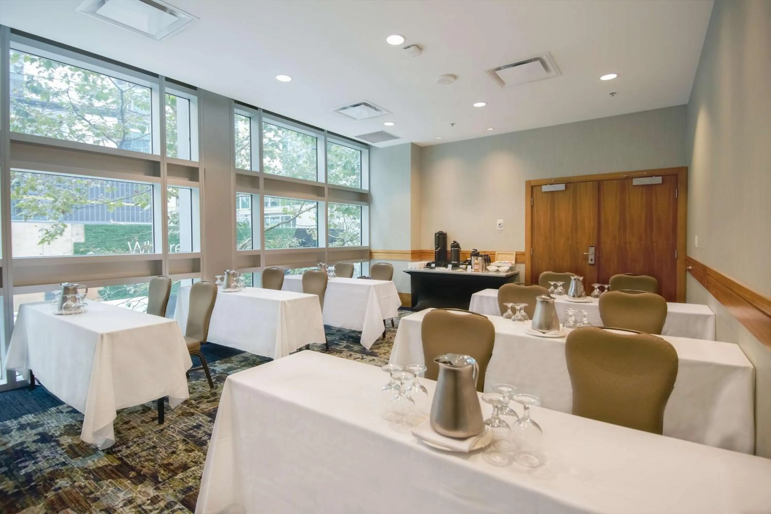 Meeting/conference room in Coast Coal Harbour Vancouver Hotel by APA