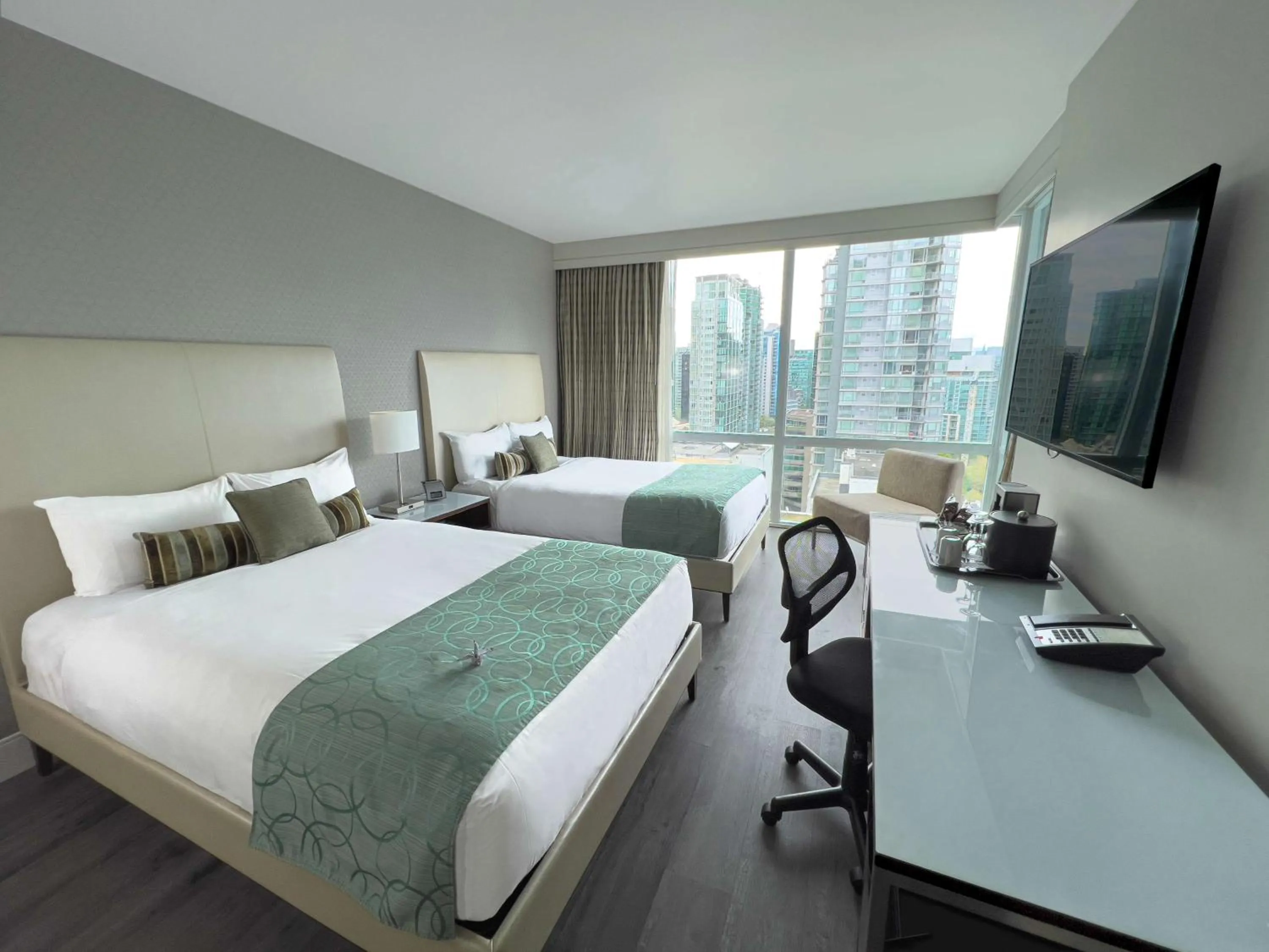 Bedroom, Bed in Coast Coal Harbour Vancouver Hotel by APA