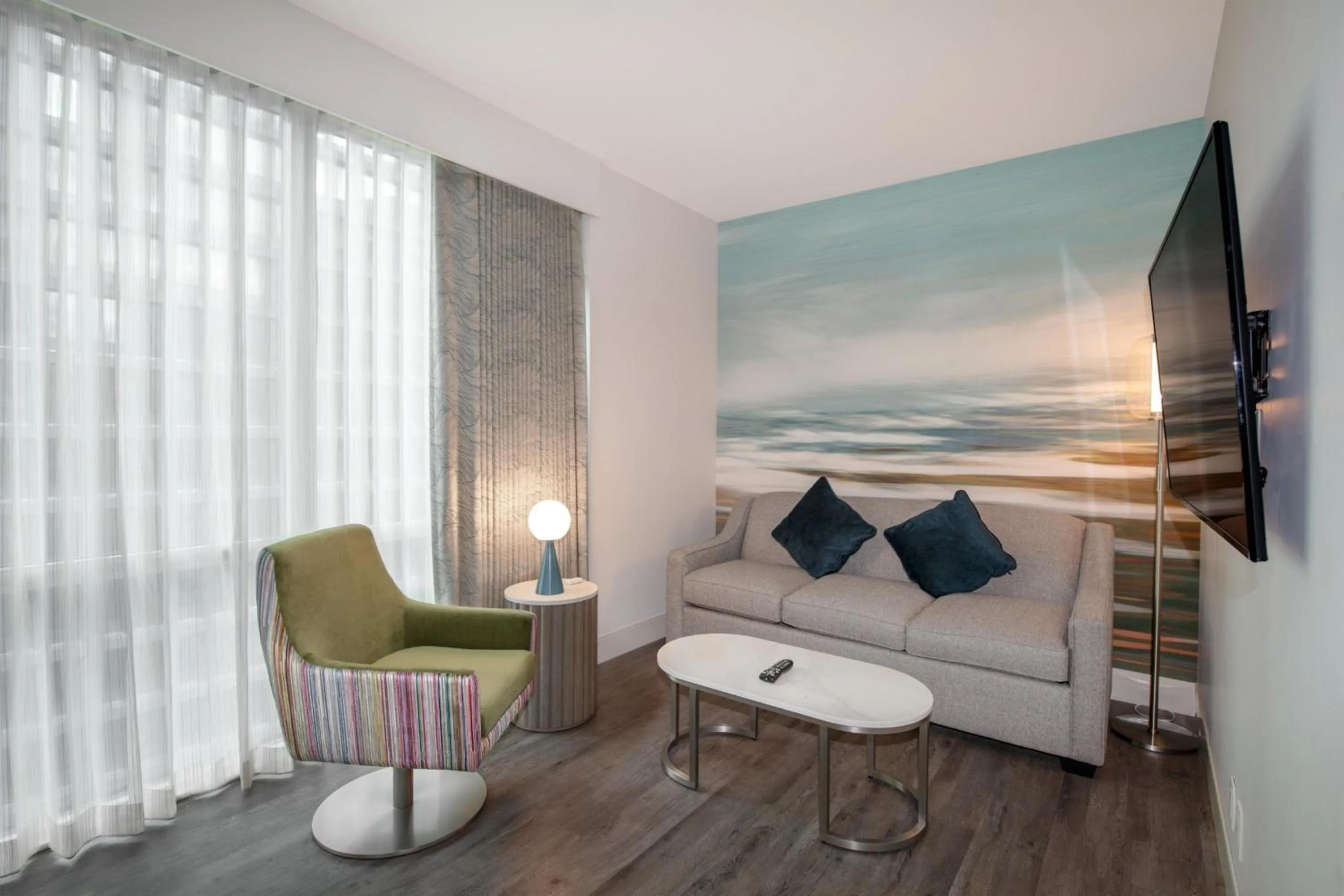 Bedroom in Coast Coal Harbour Vancouver Hotel by APA