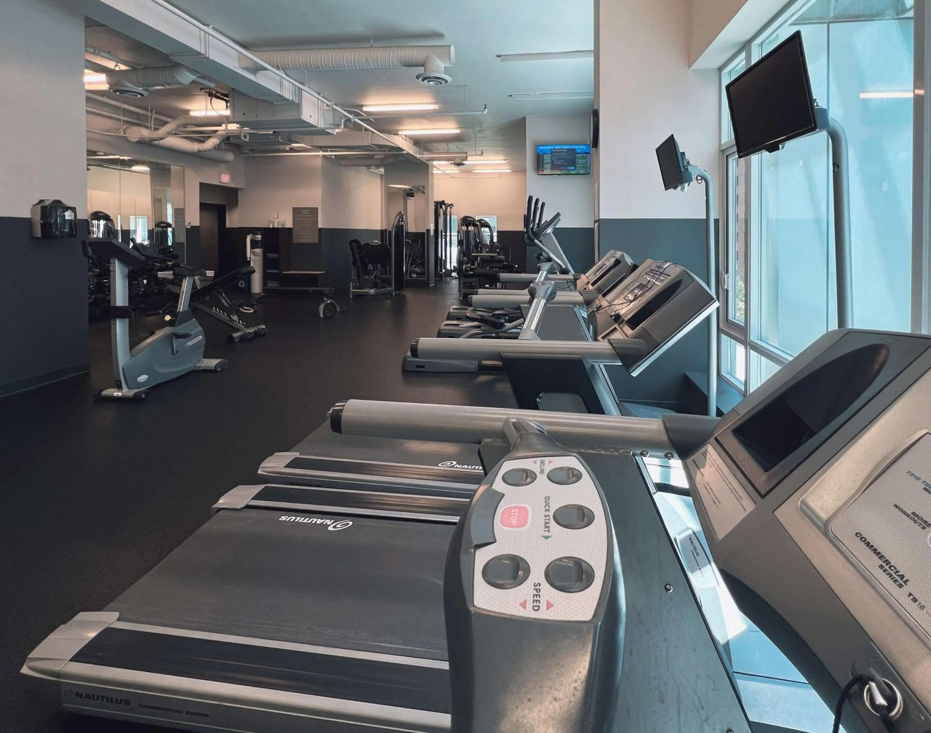 Fitness centre/facilities in Coast Coal Harbour Vancouver Hotel by APA
