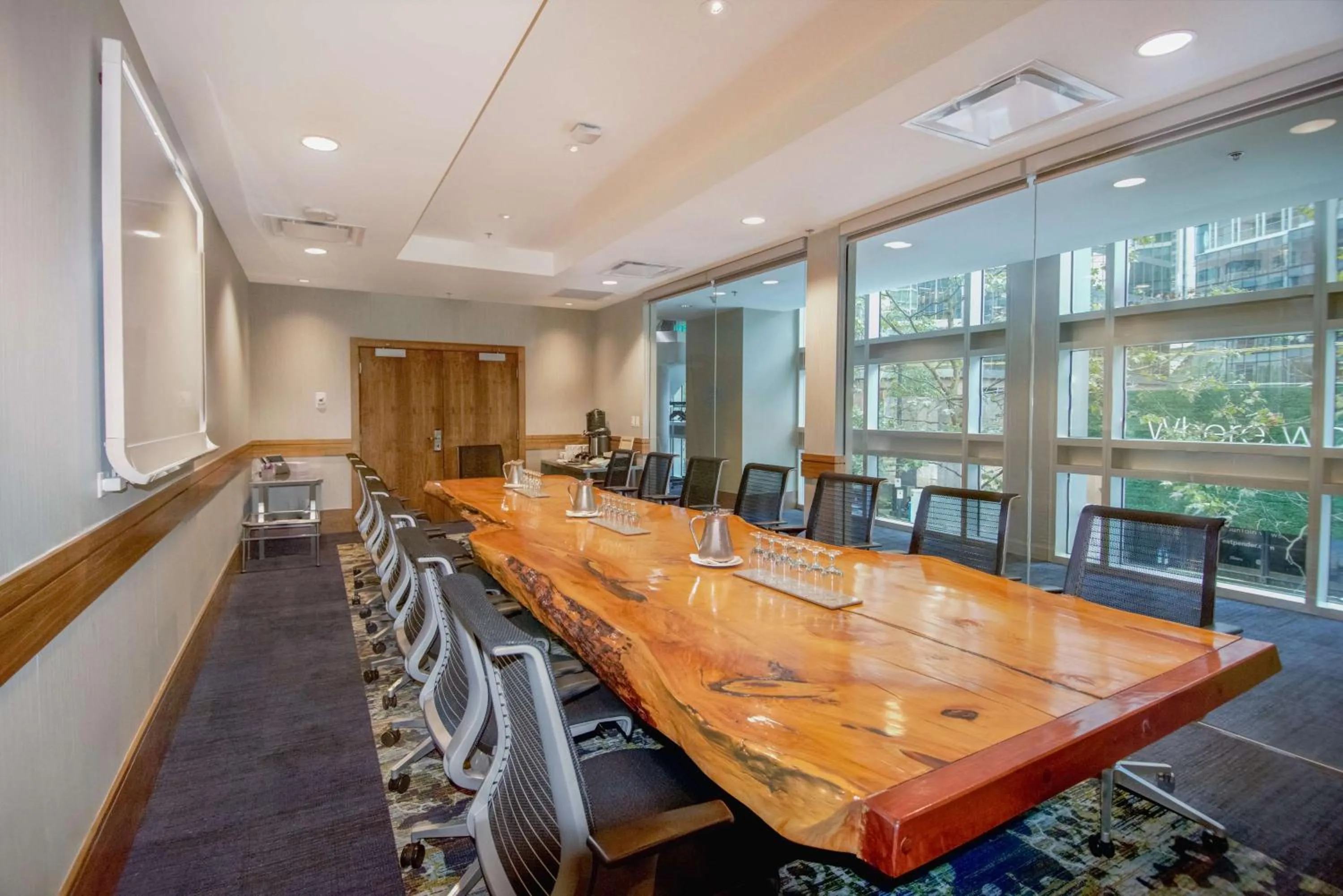 Meeting/conference room in Coast Coal Harbour Vancouver Hotel by APA